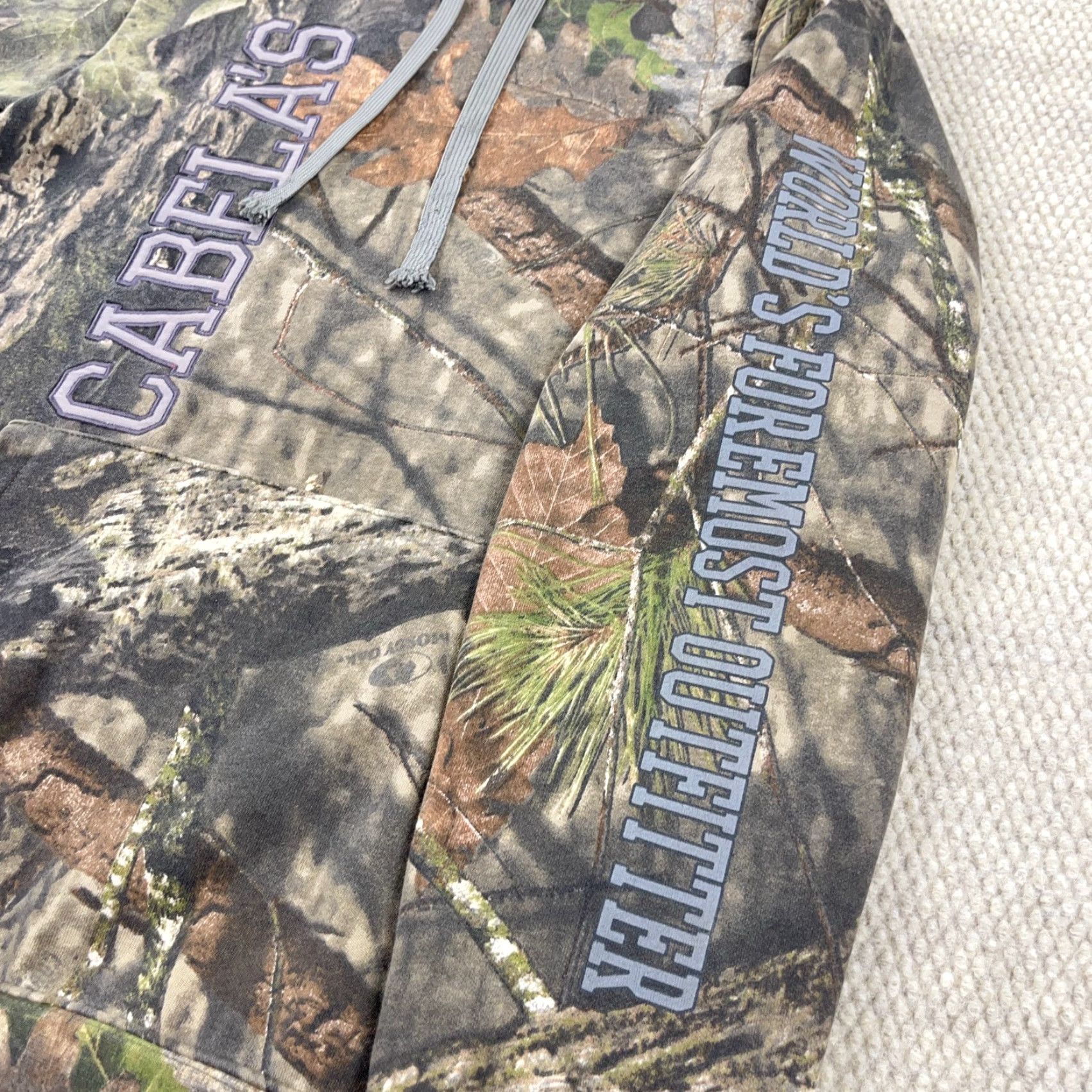Vintage VINTAGE Cabela's Camouflage Hoodie Men Small Sweatshirt VTG Y2K Hunting Retro Adult Size US S / EU 44-46 / 1 - 4 Thumbnail
