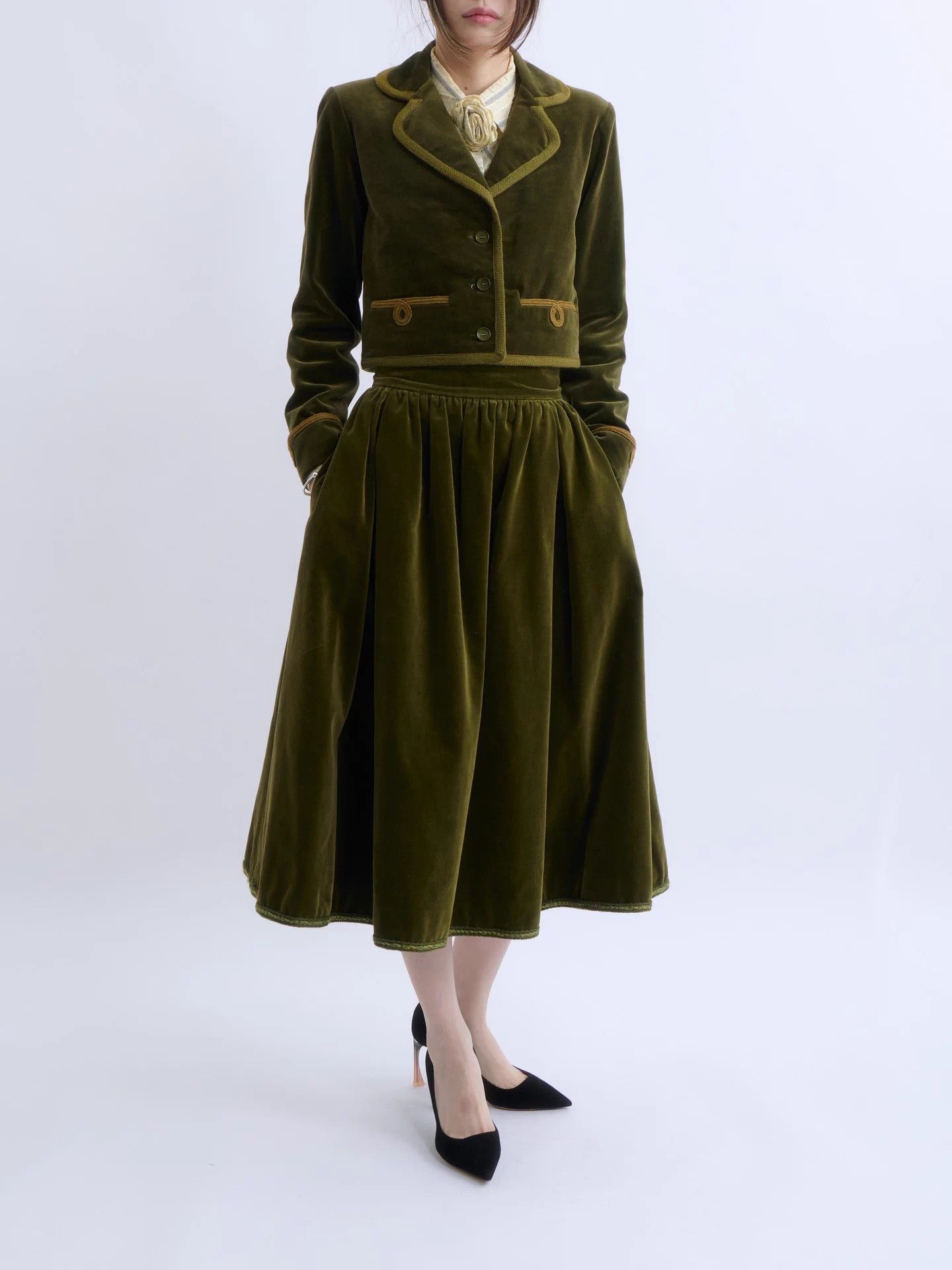 Valentino VALENTINO 70s Olive Green Velvet Short Jacket & Skirt Set Size M / US 6-8 / IT 42-44 - 1 Thumbnail