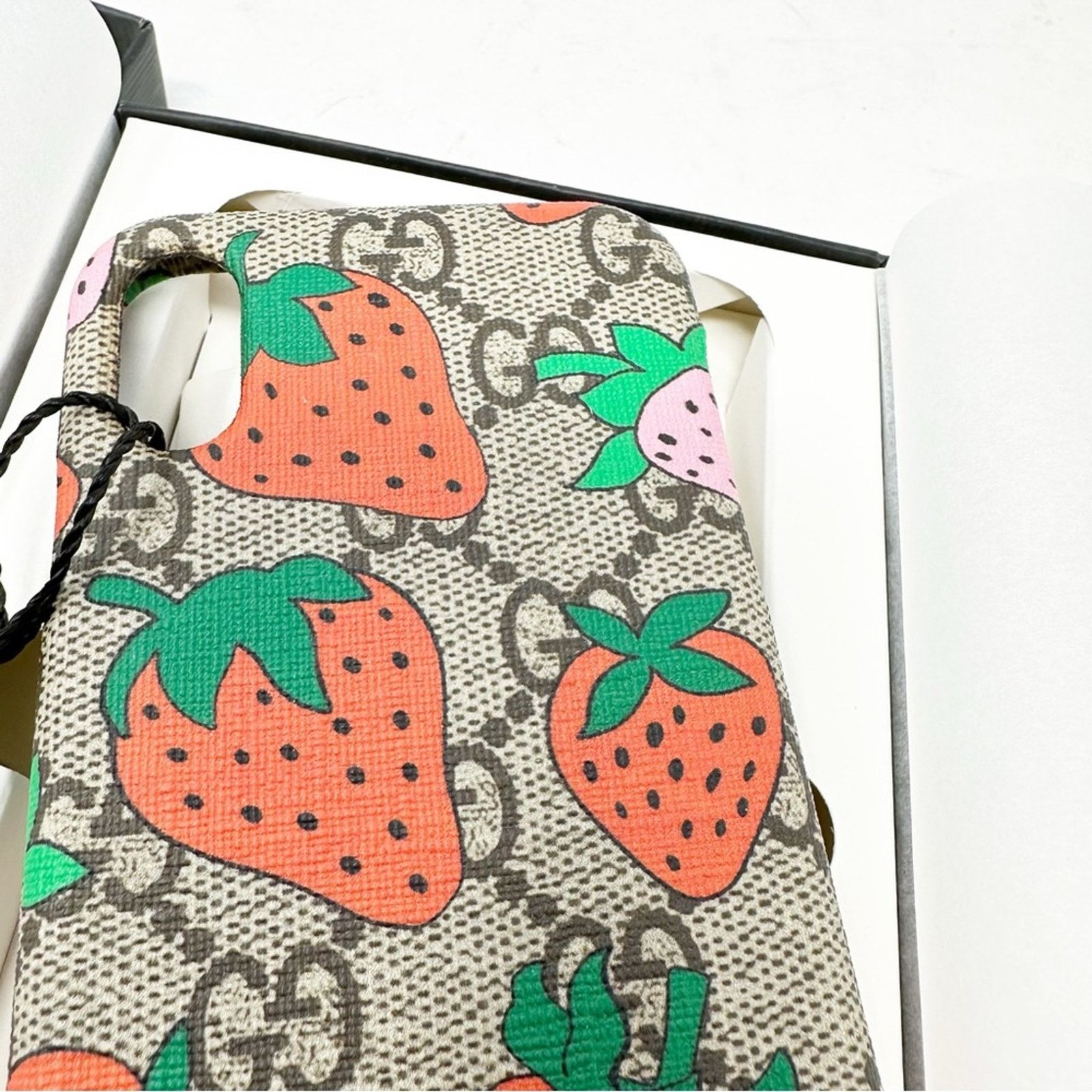 Gucci GUCCI GG Limited Edition Strawberry Supreme iPhone X/XS Case Size ONE SIZE - 4 Thumbnail