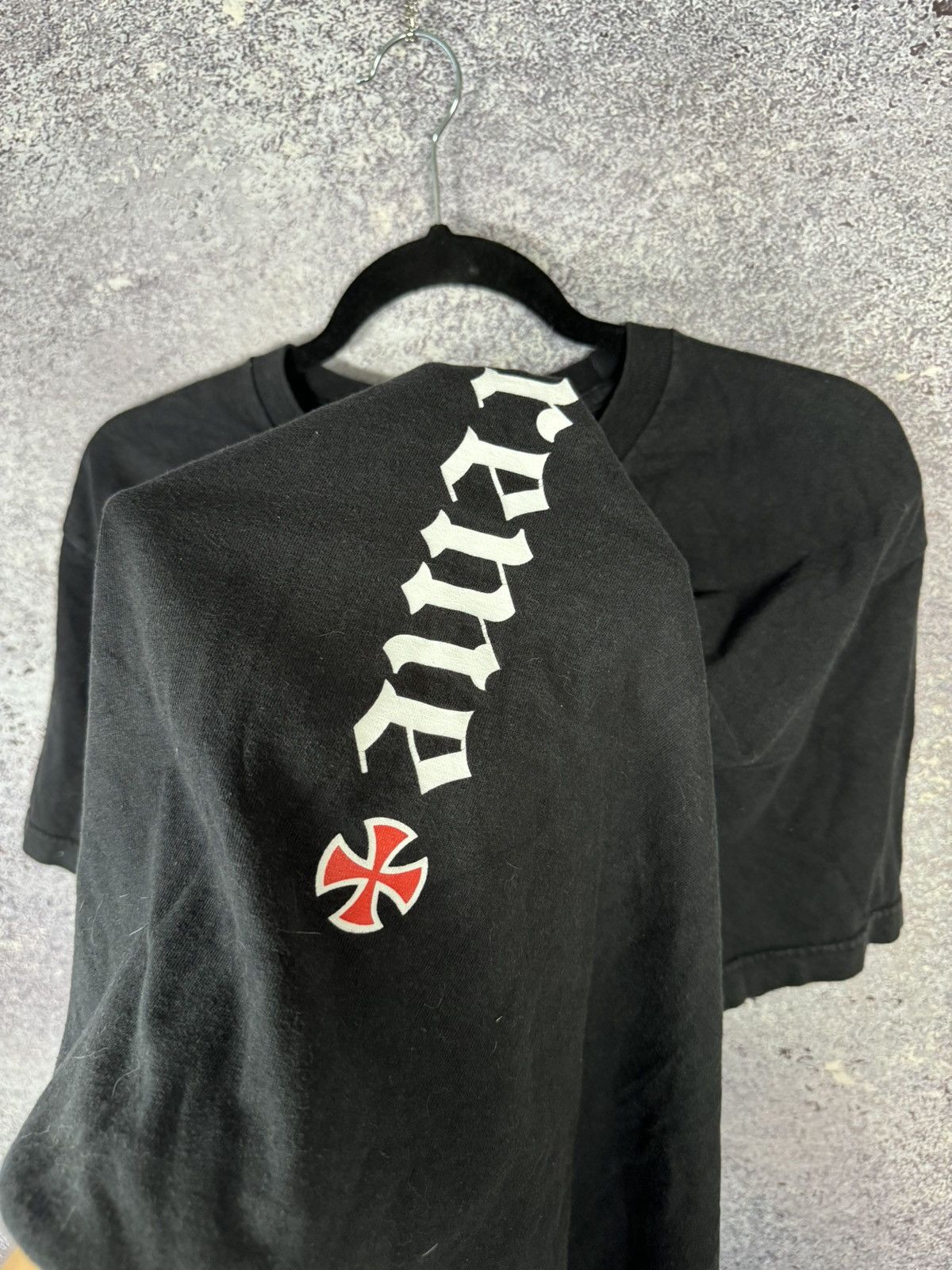 Independent Truck Co. × Supreme × Vintage Supreme x Independent FW17 Old English Nera Taglia Tee Size US M / EU 48-50 / 2 - 8 Thumbnail