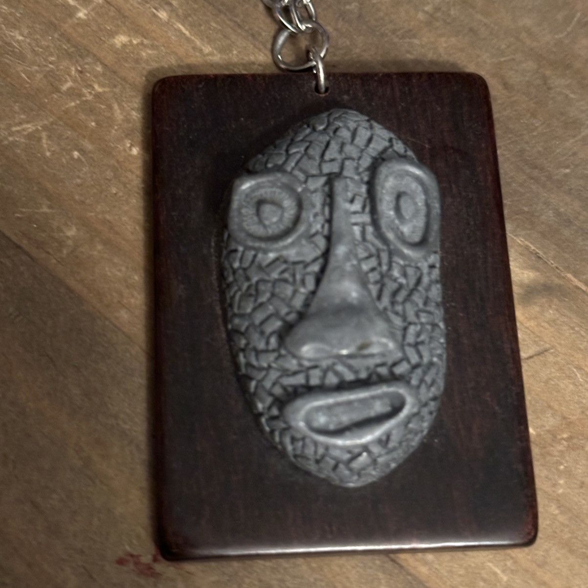 Vintage Vintage resin Mayan face plaque pendant necklace Size ONE SIZE - 4 Thumbnail