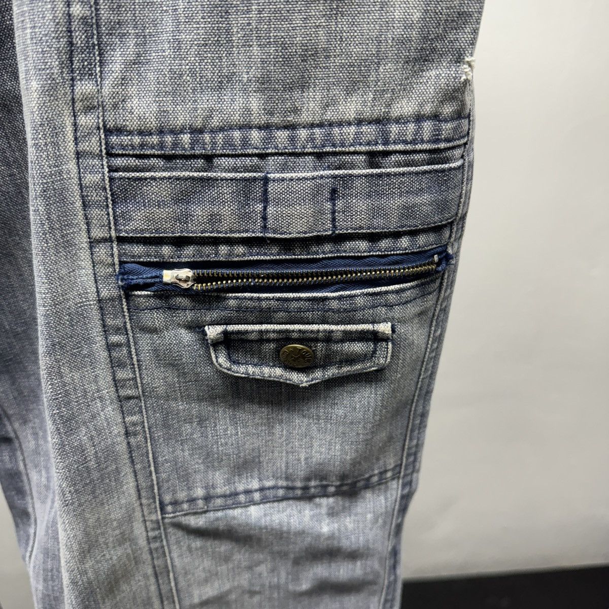 Vintage 90s Y2K Faded Thrashed Denim Cargo Jeans Pants ERD Grunge Size US 33 - 7 Thumbnail