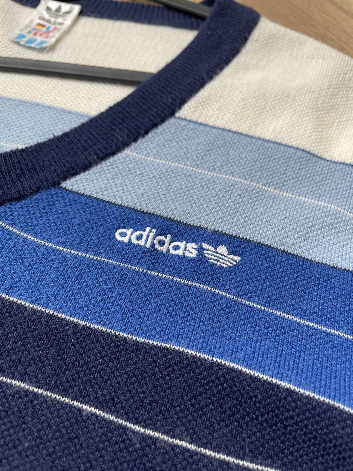 Adidas Vintage ADIDAS Men’s Sweater S/M 80's Blue Striped Size US M / EU 48-50 / 2 - 5 Thumbnail
