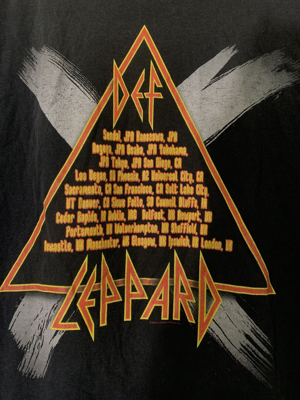 Band Tees × Def Leppard × Vintage 2002 Vintage Def Leppard Rock Tour Fade Tee Size US L / EU 52-54 / 3 - 4 Thumbnail