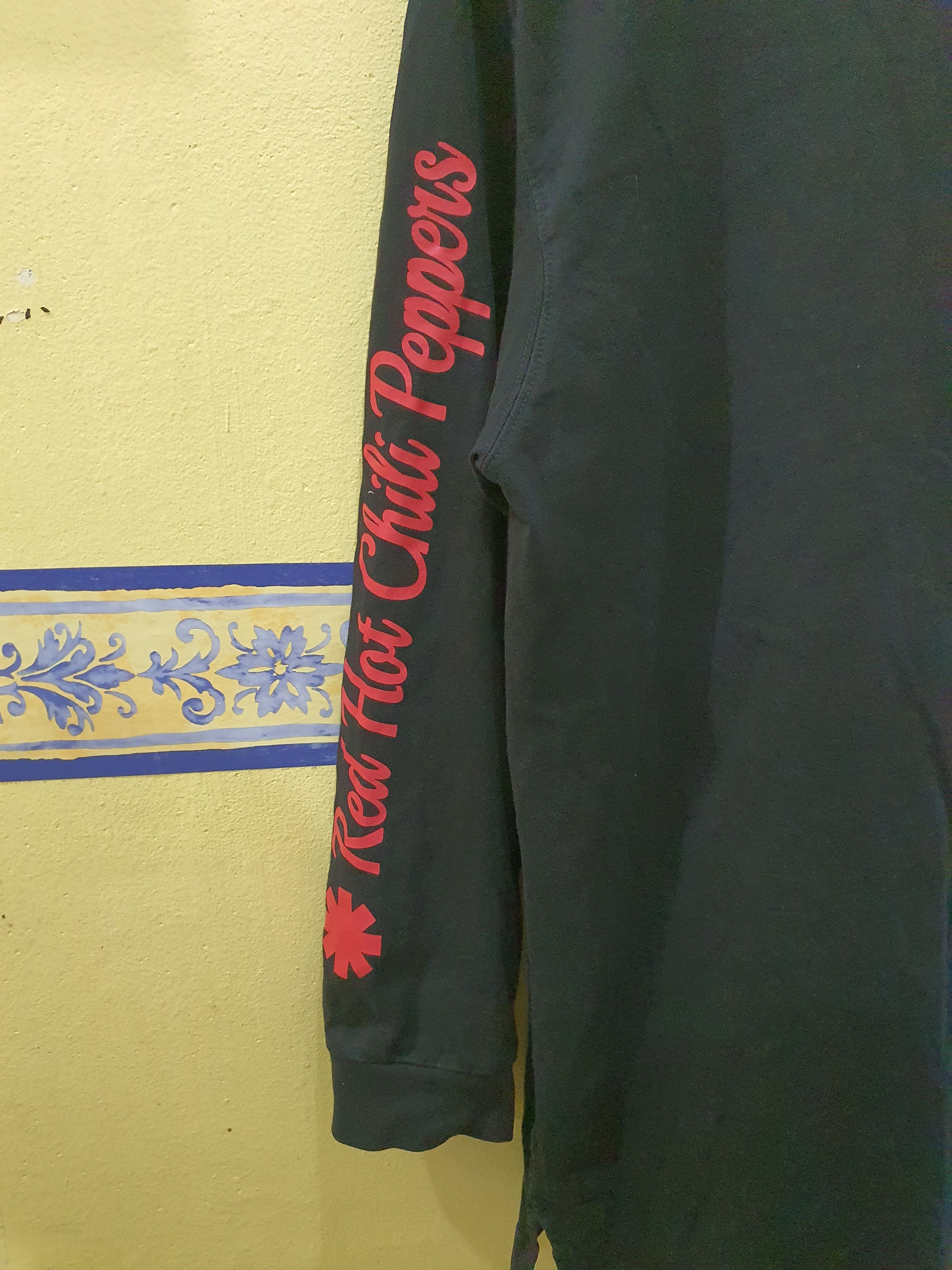 Band Tees Red Hot Chili Peppers long-sleeve shirt Size US M / EU 48-50 / 2 - 7 Thumbnail