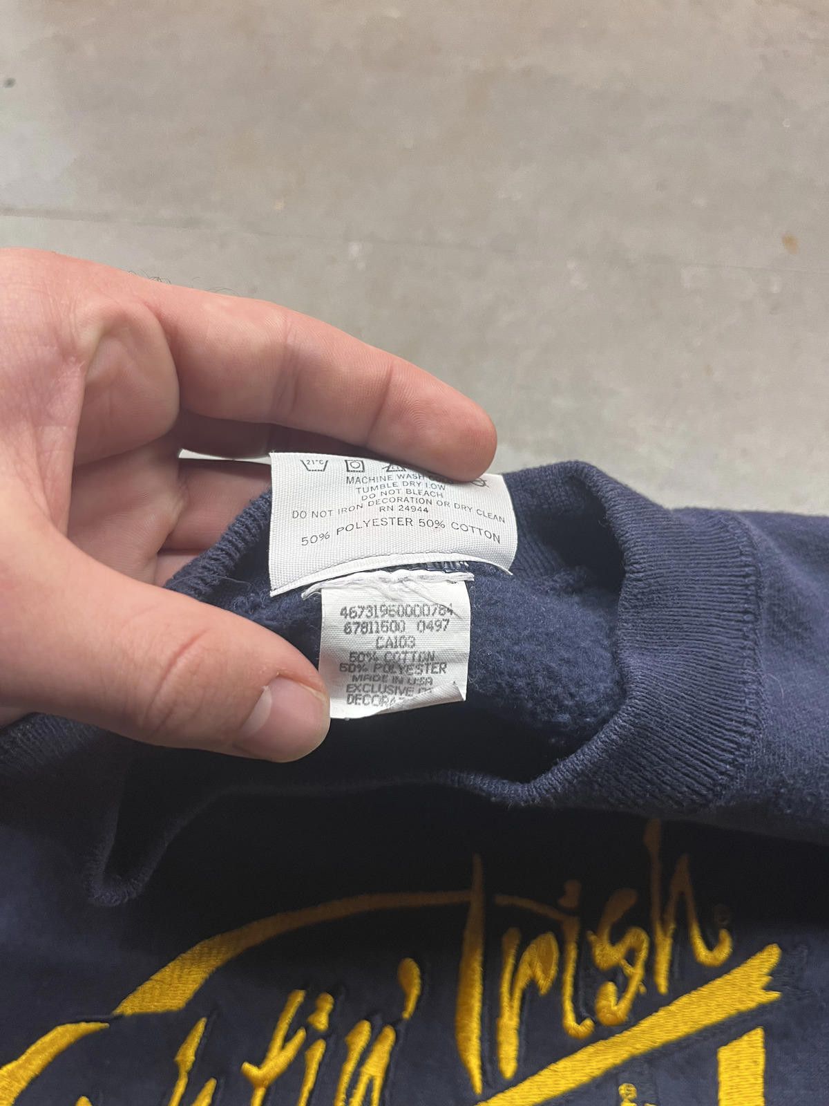 Artful Dodger VIntage 90s Dodger Notre Dame Fightin' Irish Crewneck Size US M / EU 48-50 / 2 - 5 Thumbnail