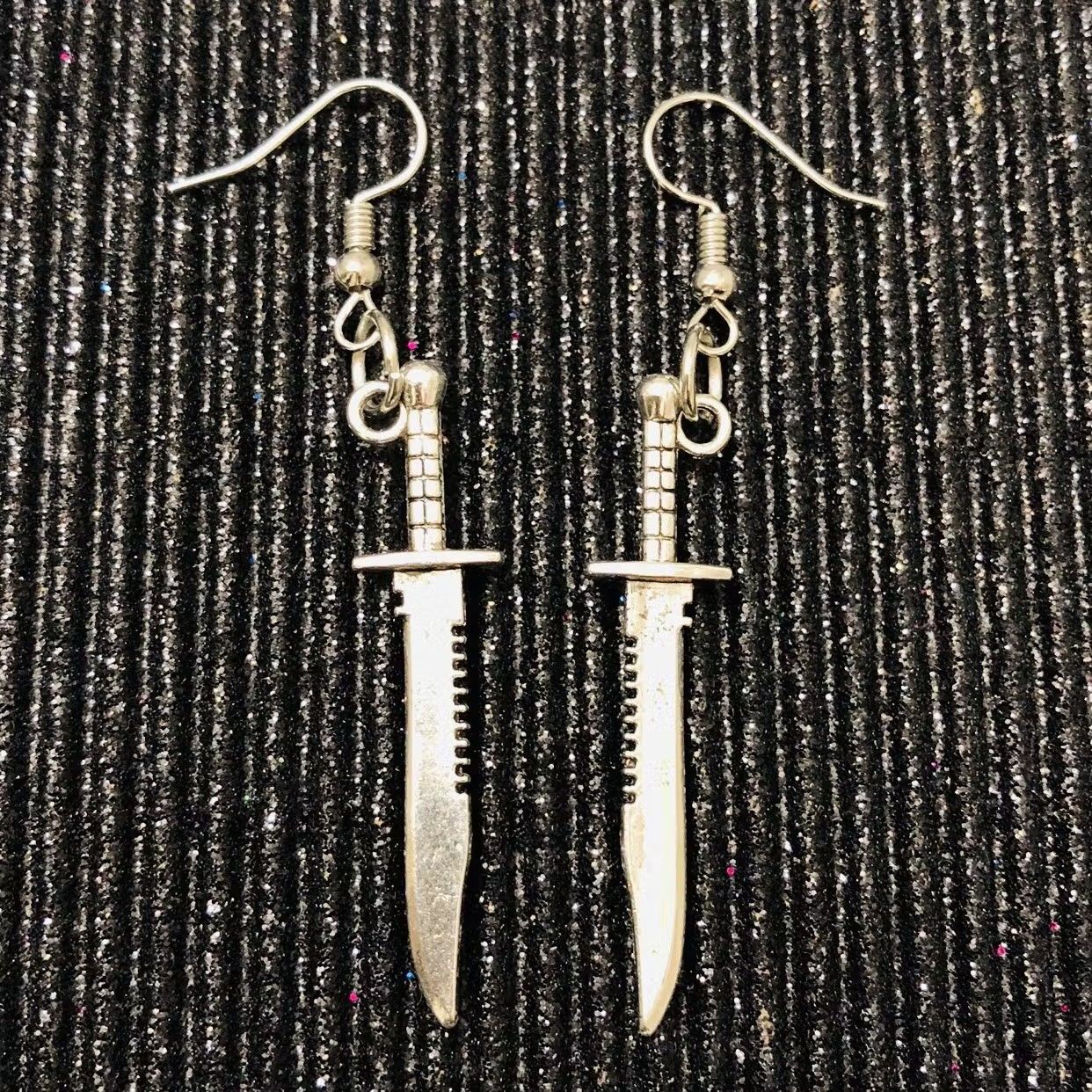 Jewelry × Vintage Combat Knife 🔪 Pendant Drop Earrings. Size ONE SIZE - 4 Thumbnail
