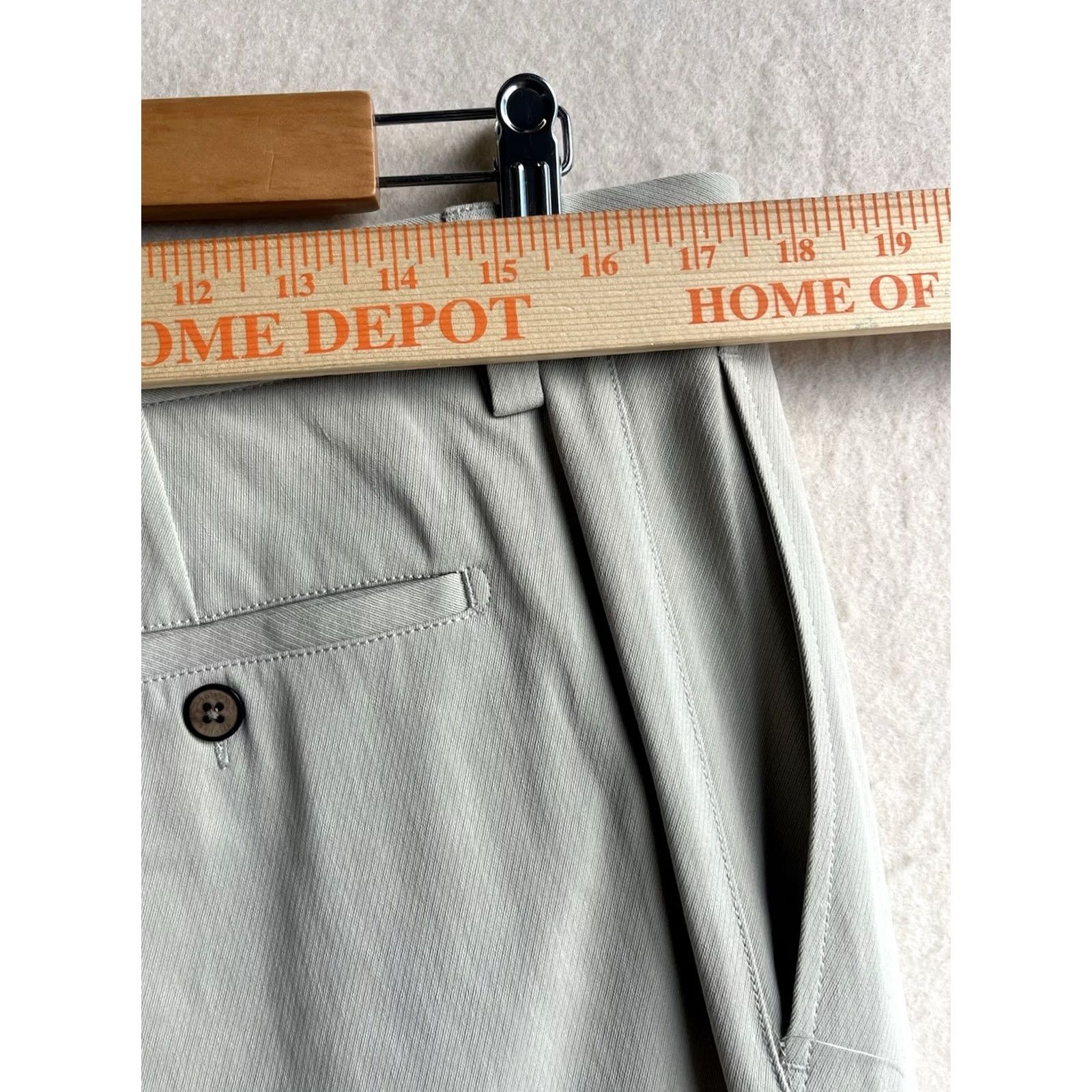 Vintage Tommy Bahama Silk Blend Khaki Pants Men’s Slacks Beige 36x30 Workwear Khakis Mens China Silk Blend Trousers Regular Size 36 X 30 Size US 36 / EU 52 - 3 Thumbnail