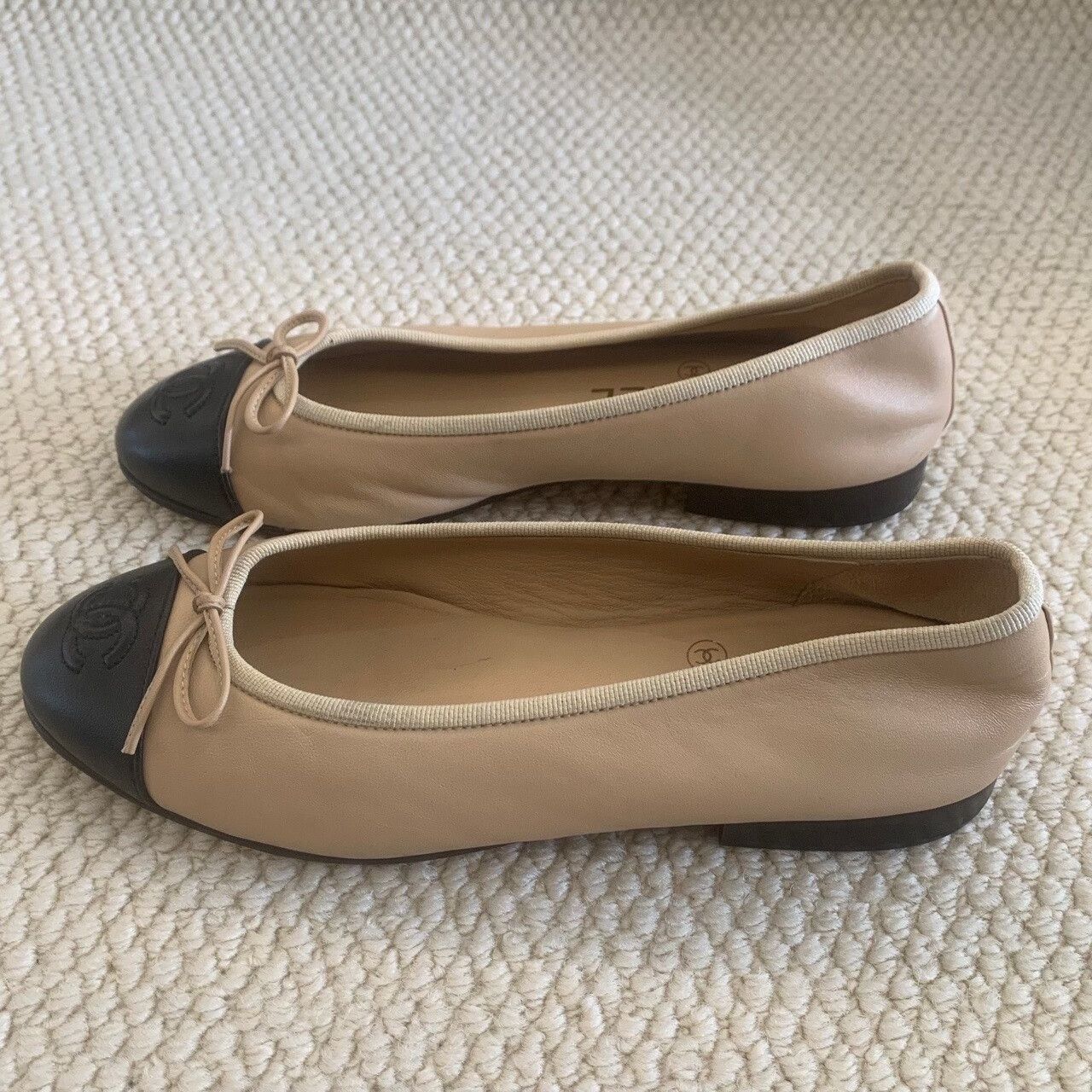 Chanel Chanel Black Lowtop Sneakers us_5 Women Size US 5 / IT 35 - 1 Thumbnail
