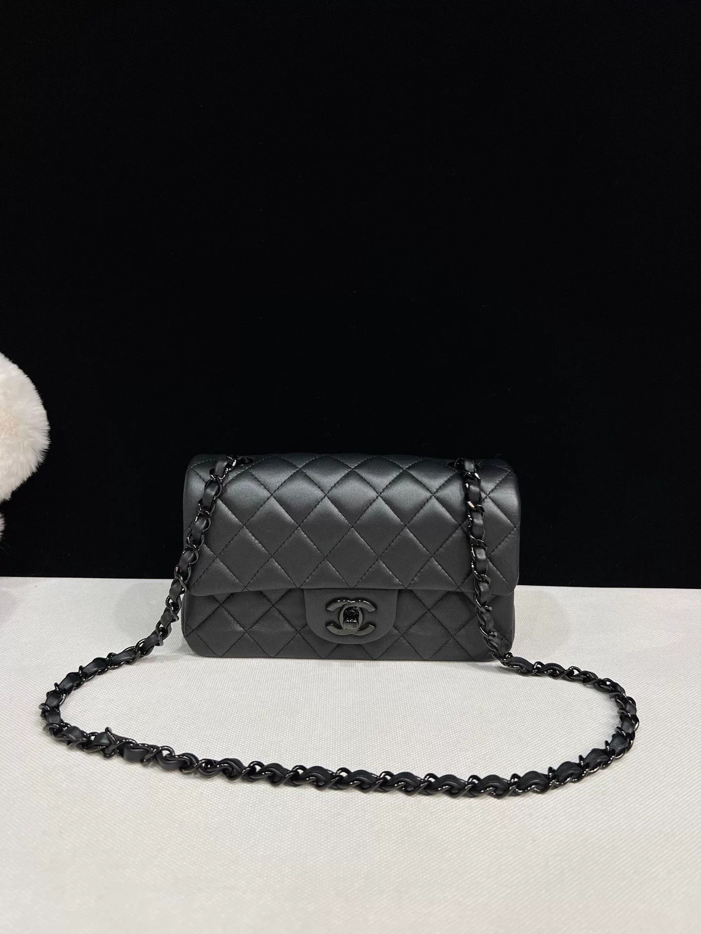 Chanel Pre-loved Bag Very good condition Size ONE SIZE - 1 Thumbnail
