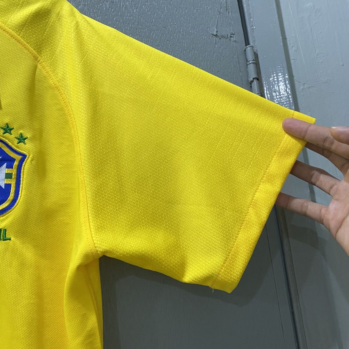 Nike 2018 Brazil Neymar Home Kit NWT Size US L / EU 52-54 / 3 - 8 Thumbnail