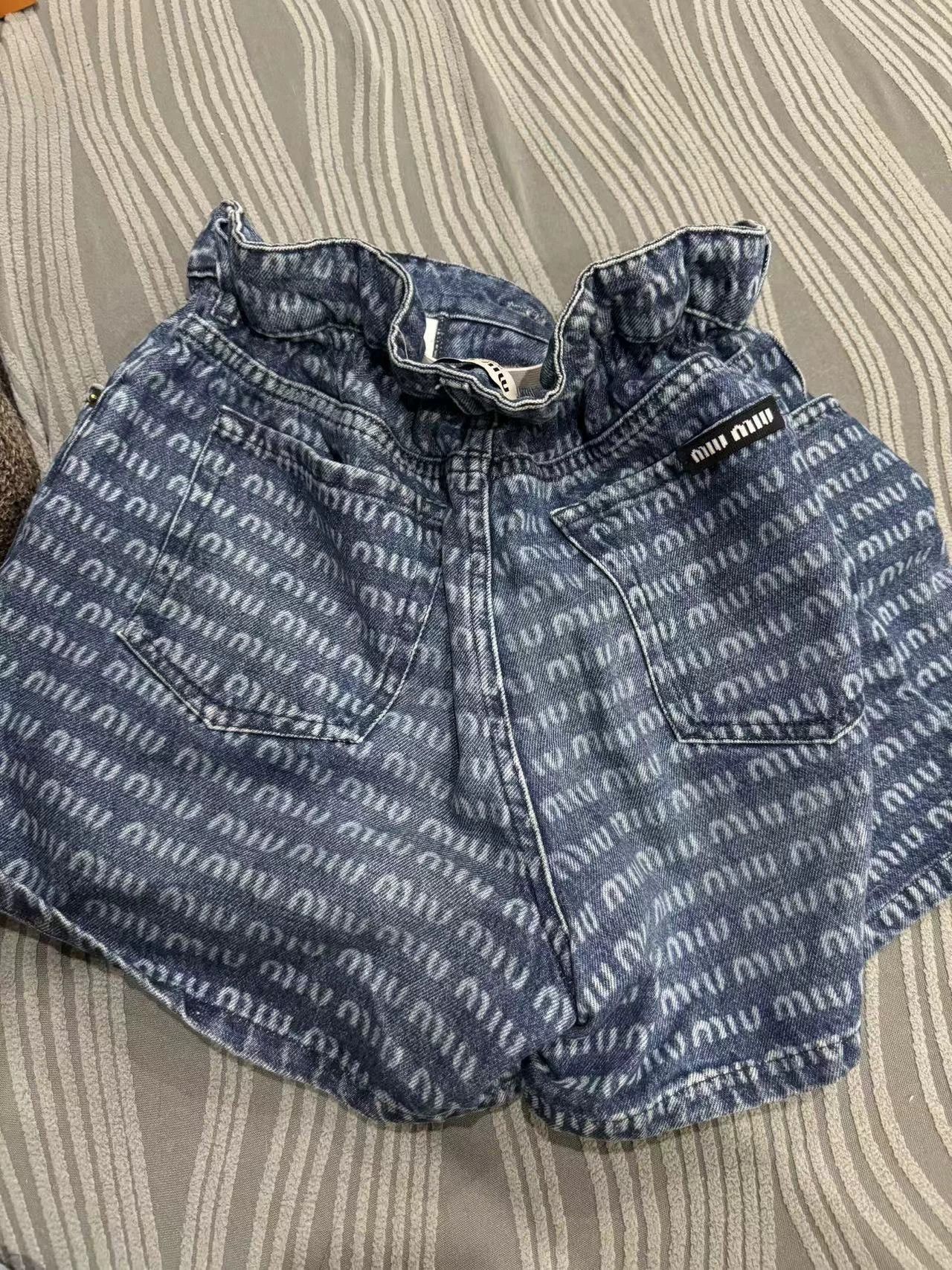 Miu Miu MIU MIU 24 New Authentic Women's Shorts Size 27" / US 4 / IT 40 - 2 Thumbnail