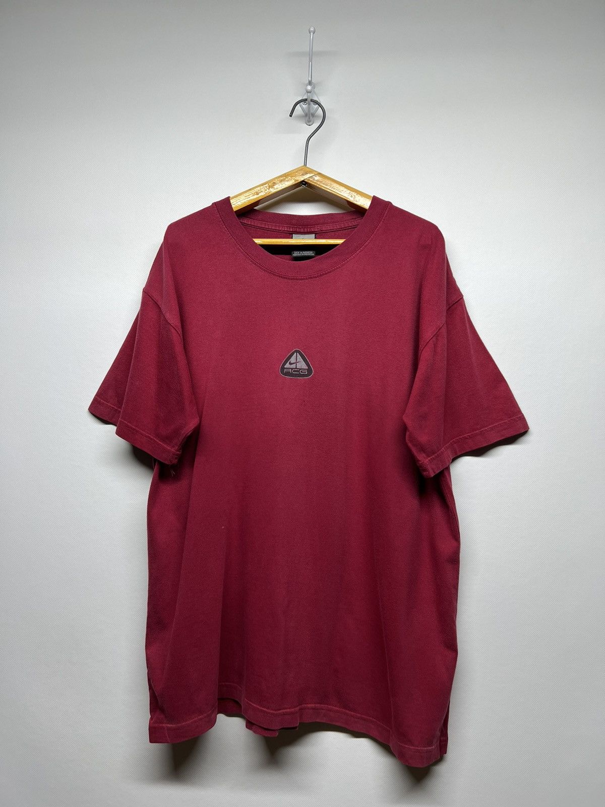 Nike ACG × Vintage Vintage Y2k Nike Acg ❤️ Center Logo T-Shirt 90’s Size US L / EU 52-54 / 3 - 1 Thumbnail
