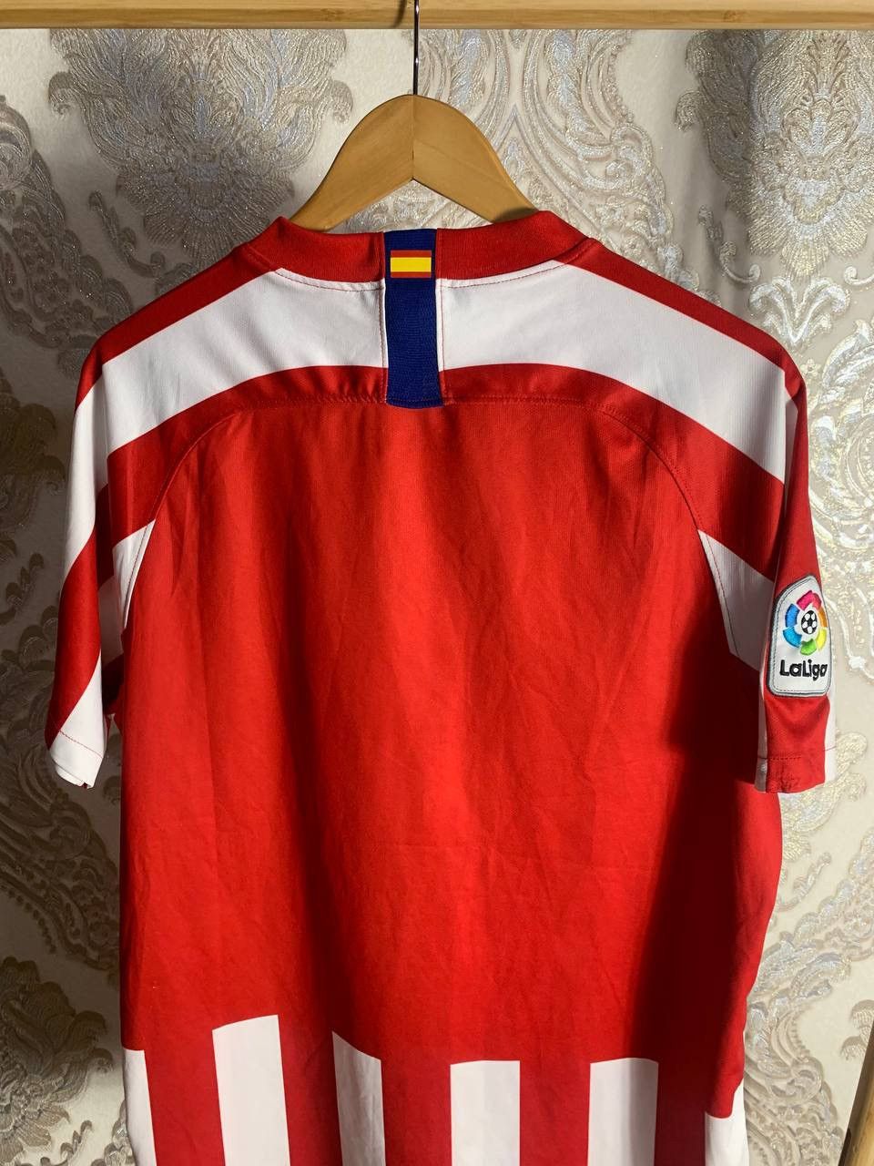 Nike VINTAGE NIKE FC ATLETICO MADRID SPAIN SOCCER JERSEY RETRO Size US L / EU 52-54 / 3 - 6 Thumbnail