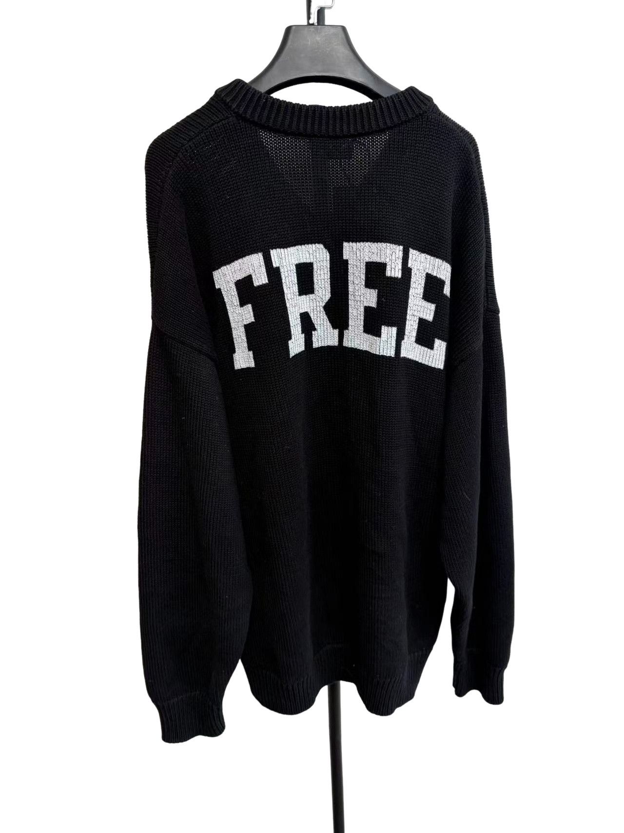Balenciaga Balenciaga FREE Logo V-Neck Knit Sweater Black Size S Size US S / EU 44-46 / 1 - 1 Thumbnail