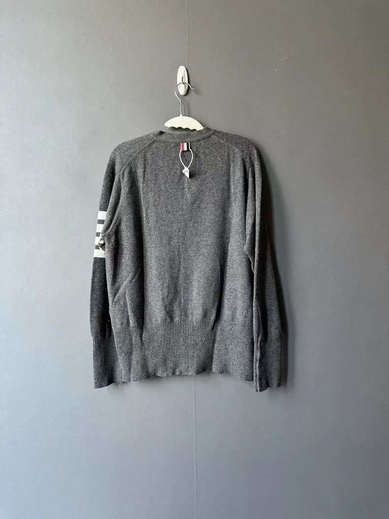 Thom Browne Thom BrowneMedium gray cashmere cardigan jacket 2503-Nextar Size US XL / EU 56 / 4 - 2 Thumbnail