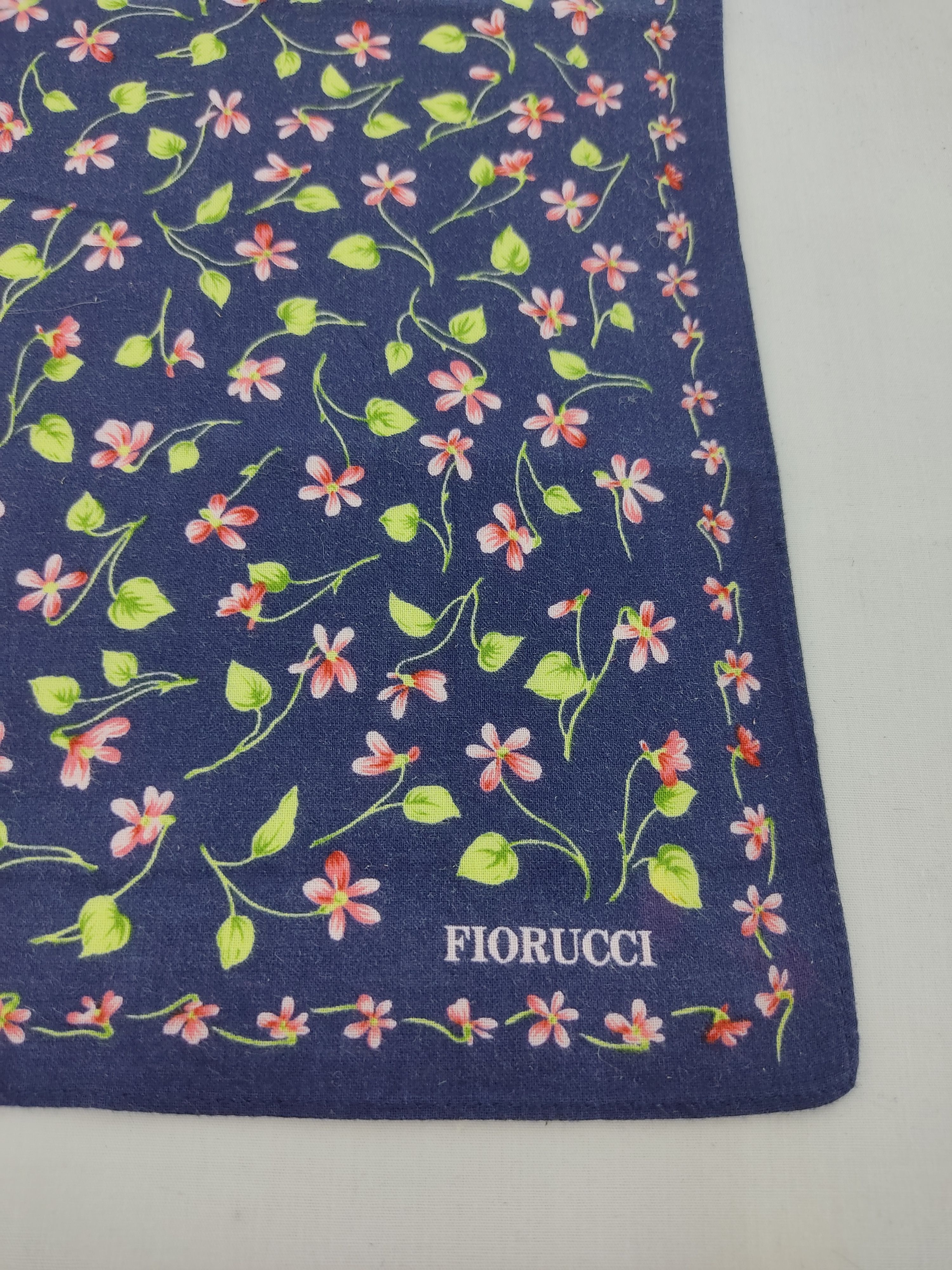 Fiorucci × Vintage Fiorucci Handkerchief / Neckwear / Bandana Size ONE SIZE - 5 Thumbnail