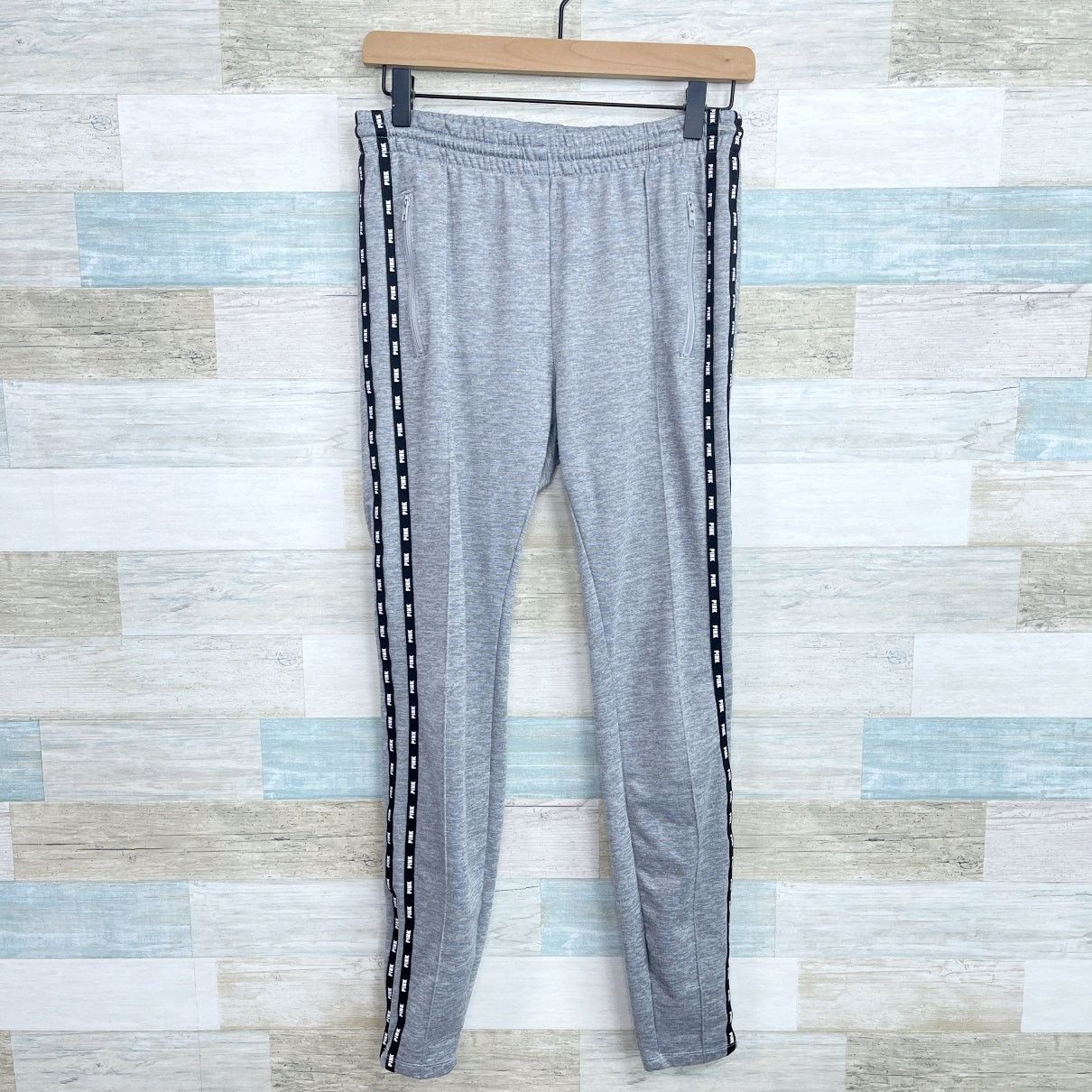 Victoria's Secret PINK Victorias Secret Logo Jogger Sweatpants Gray Athleisure Size 26" / US 2 / IT 38 - 1 Thumbnail