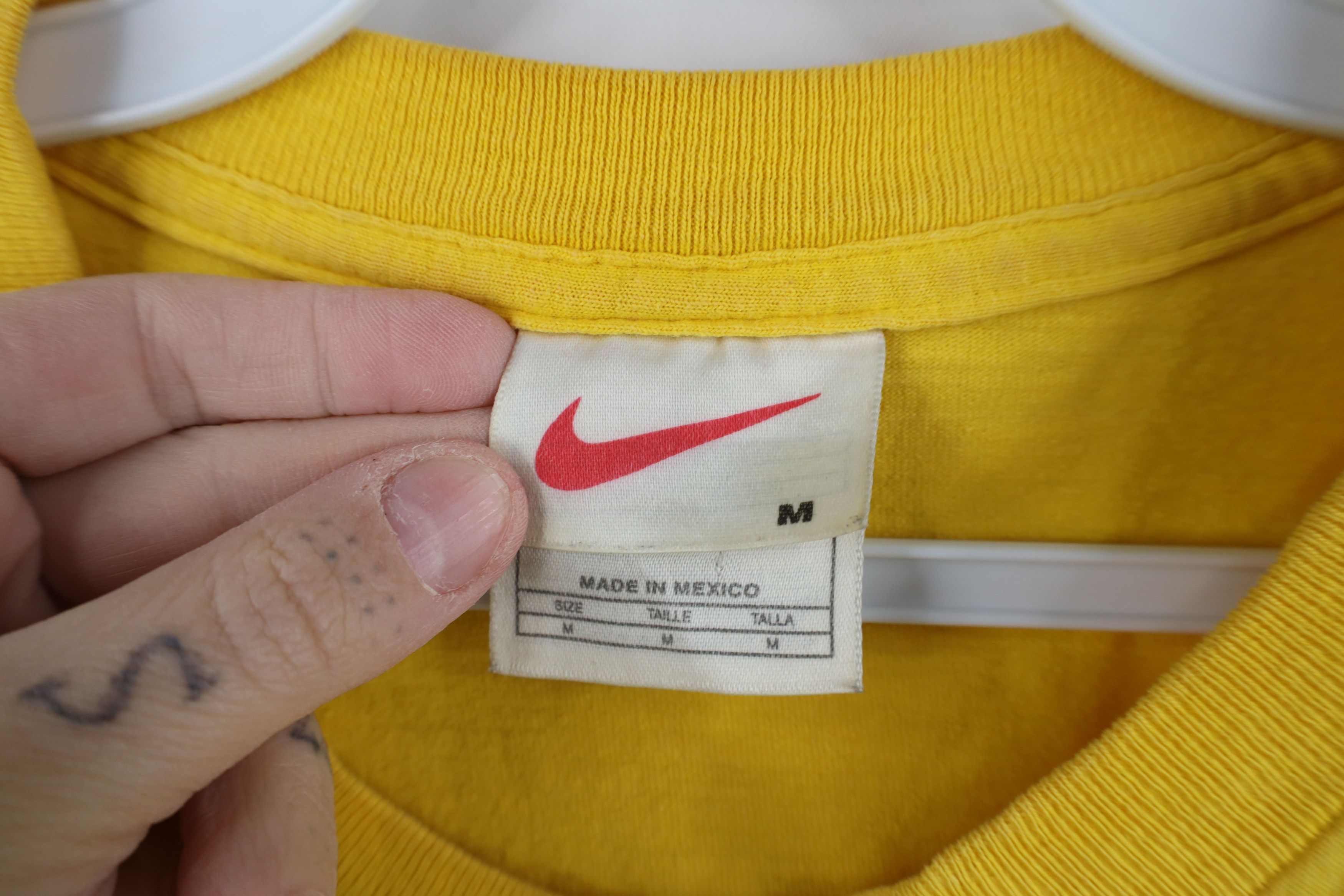 Nike Vintage 90s Nike University of Michigan Athletics T-Shirt Size US M / EU 48-50 / 2 - 10 Thumbnail