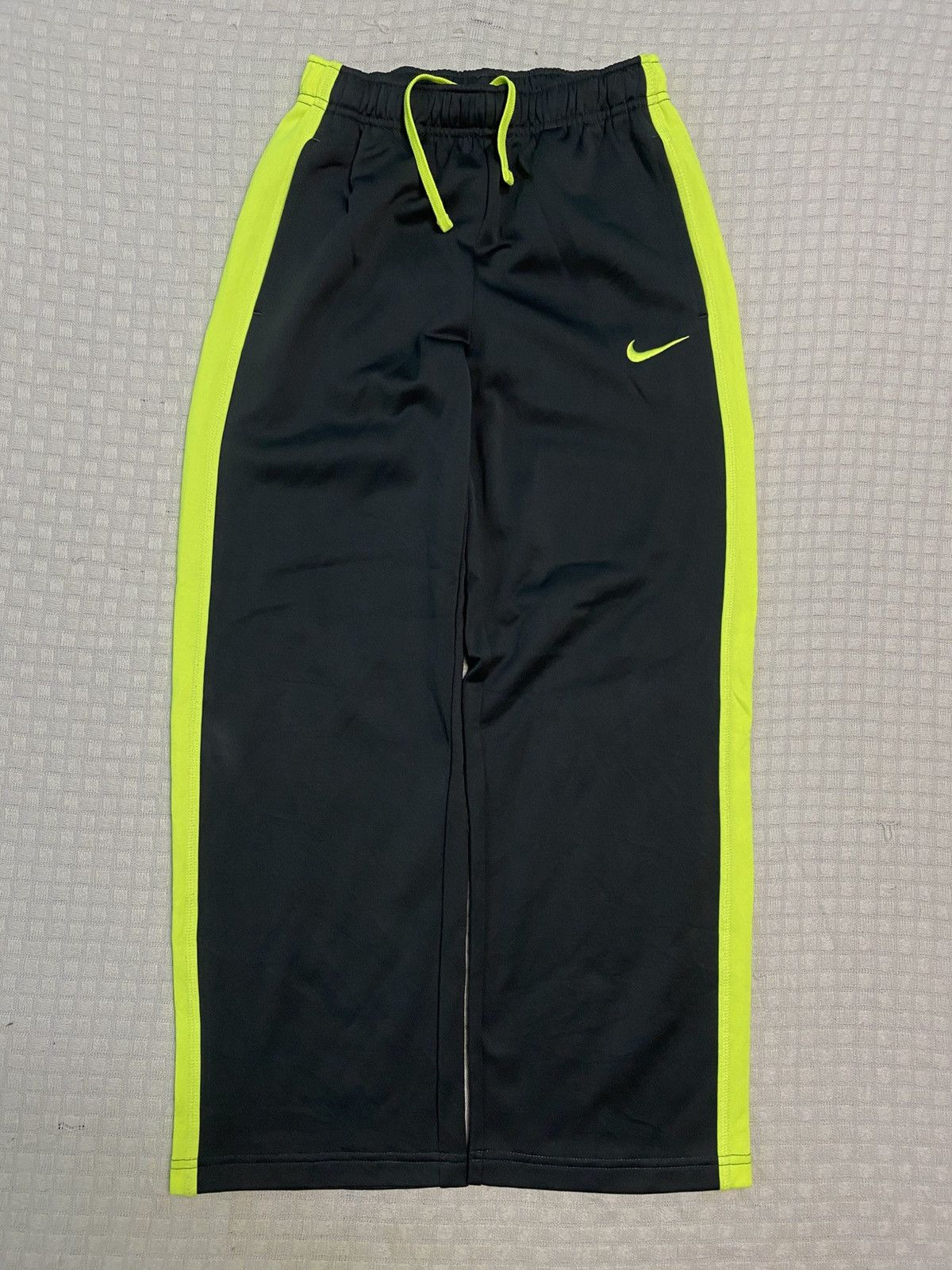 Carhartt Wip × Nike VINTAGE NIKE 90S BAGGY NYLON WIDE LEG SWOOSH TRACK PANTS Y2K Size US 28 / EU 44 - 1 Thumbnail