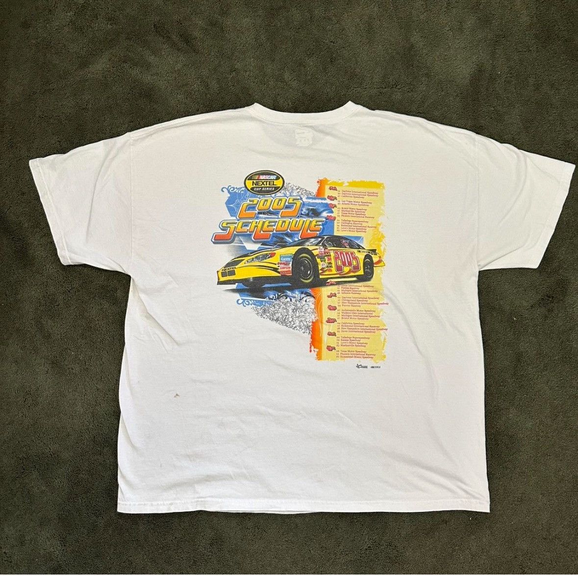 NASCAR White Vintage NASCAR 2005 tshirt Size US XL / EU 56 / 4 - 6 Thumbnail