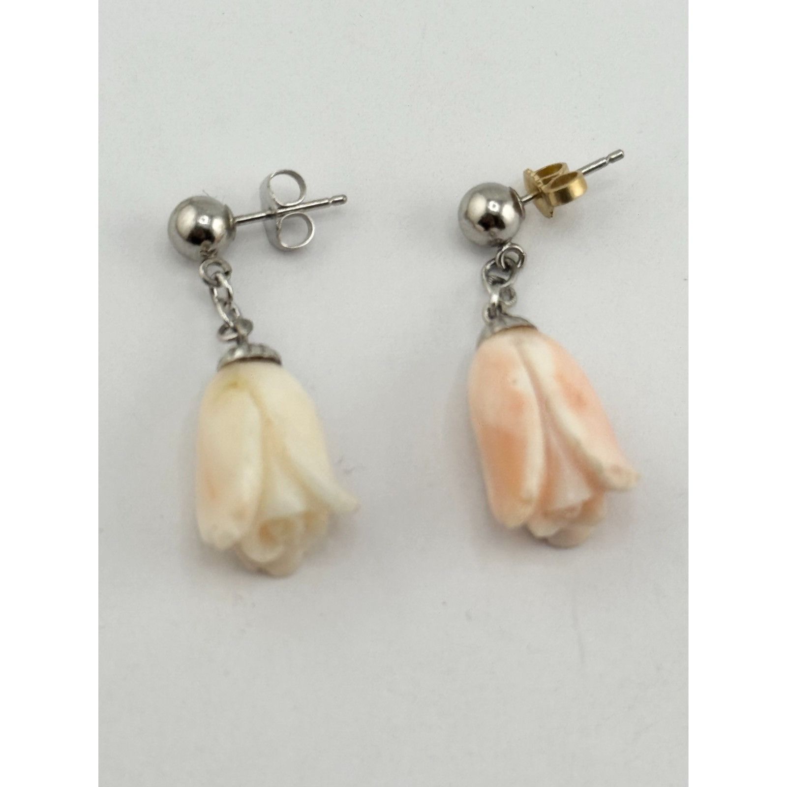Vintage Vintage carved stone Rose flower dangle drop earrings Size ONE SIZE - 4 Thumbnail
