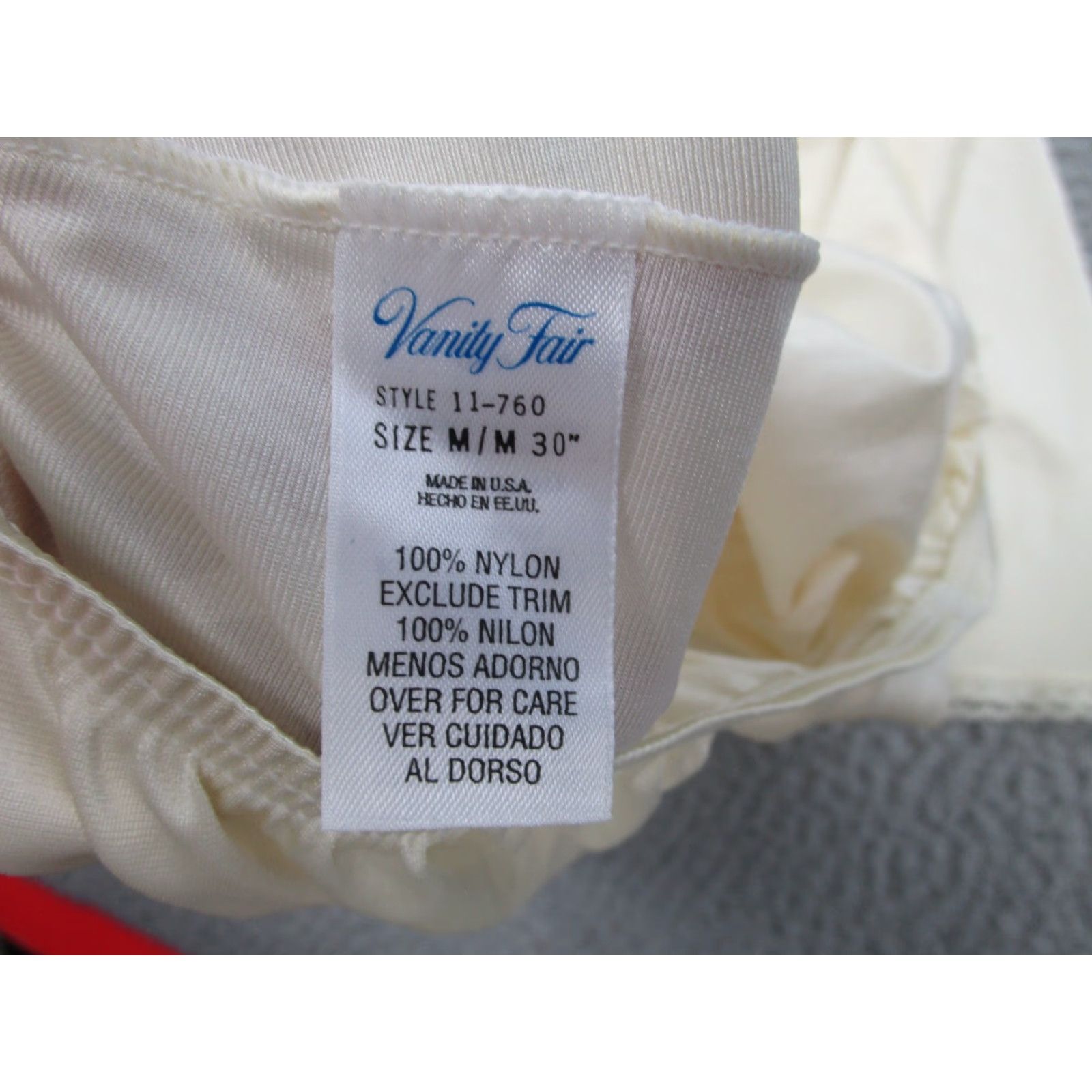 Vintage VINTAGE Vanity Fair Slip Womens M Ivory Lace 80s 90s Sexy Glamorous Classic Elegant Size 32" / US 10 / IT 46 - 7 Thumbnail