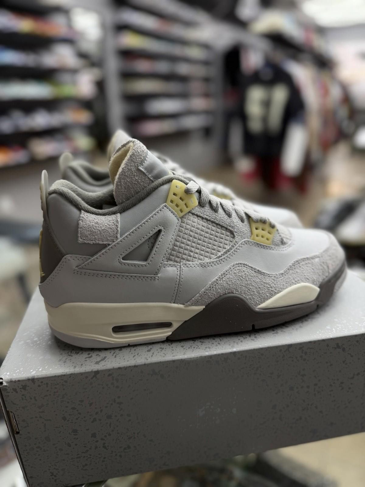 Jordan Brand Jordan 4 Retro SE Craft Size (14) Brand New DV3742-021 Size US 14 / EU 47 - 7 Thumbnail