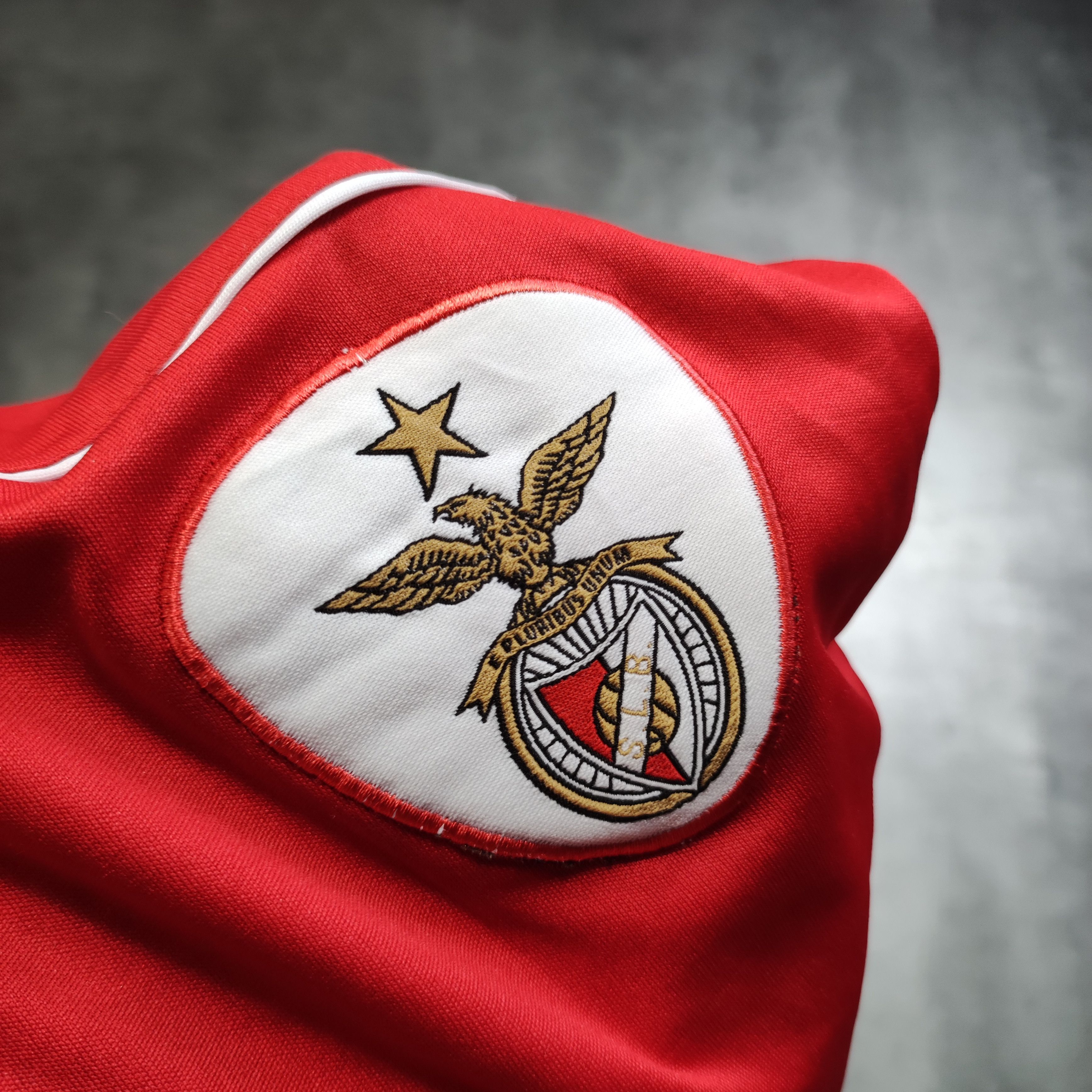 Vintage RARE Adiads Vintage Football Lisboa Benfica Home Jersey Size US L / EU 52-54 / 3 - 7 Thumbnail