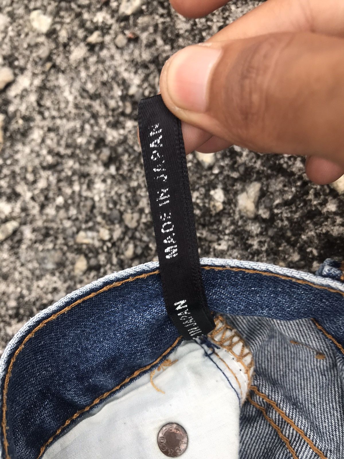 Levi's × Levi's Vintage Clothing × Vintage Levi’s 501 y2k Made in Japan Size US 28 / EU 44 - 22 Thumbnail