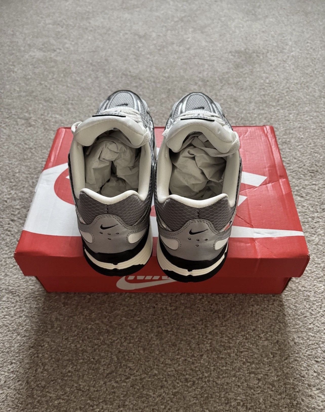 Nike Nike P6000s Metallic Silver UK size 8.5 comes witj box Size US 8.5 / EU 41-42 - 4 Thumbnail