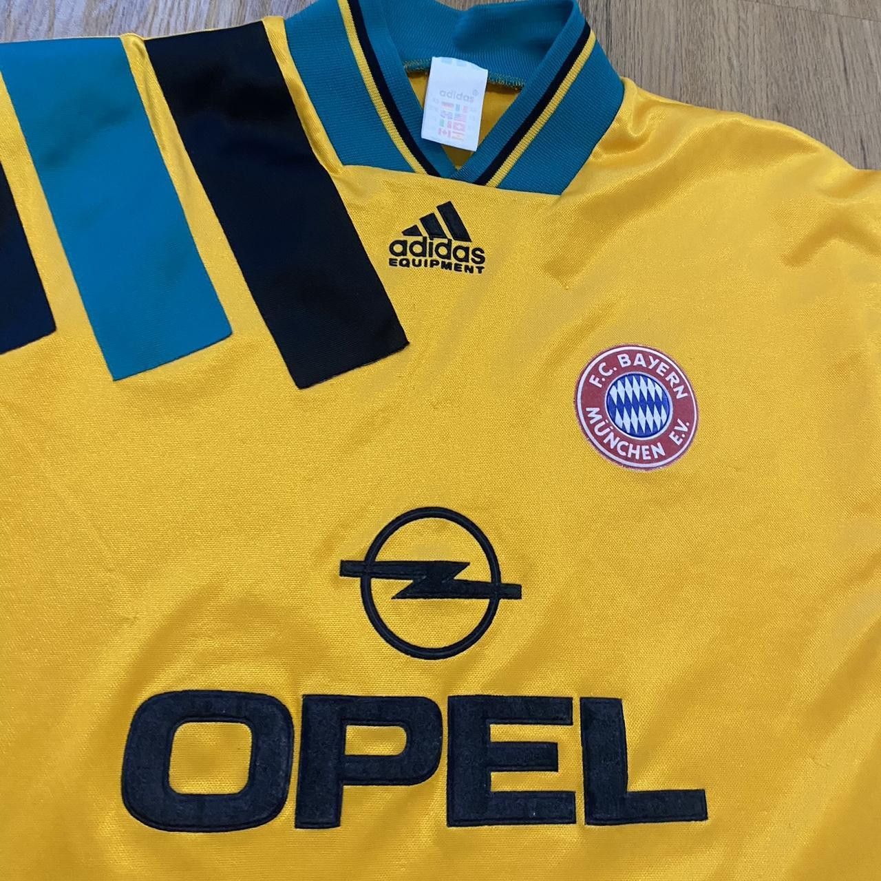 Adidas 1993-95 Bayern Munich Adidas Away Bundesliga Vintage Size US XS / EU 42 / 0 - 3 Thumbnail