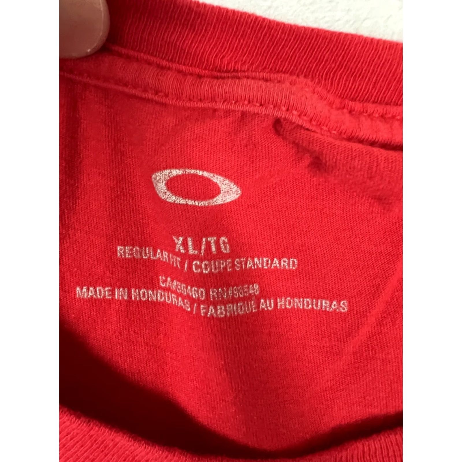 Oakley Oakley T-Shirt Mens Size XL Red Circle Spell Out Graphic Short Sleeve Crew Neck Flag 90s Vintage N/A Size US XL / EU 56 / 4 - 3 Thumbnail