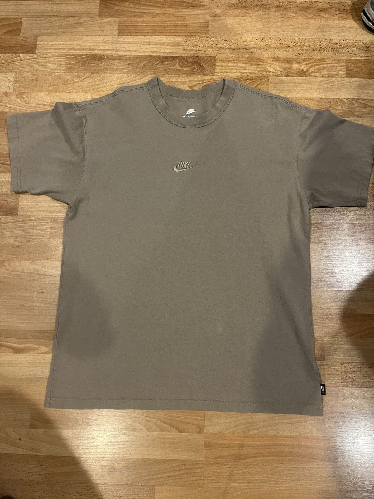 Nike Nike Tee Size M Loose Fit Khaki Size US M / EU 48-50 / 2 - 1 Thumbnail