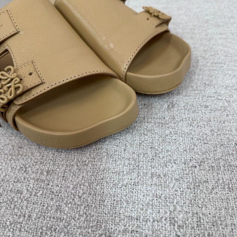 Loewe LOEWE Kachiche badge logo slippers Size US 7.5 / IT 37.5 - 5 Thumbnail