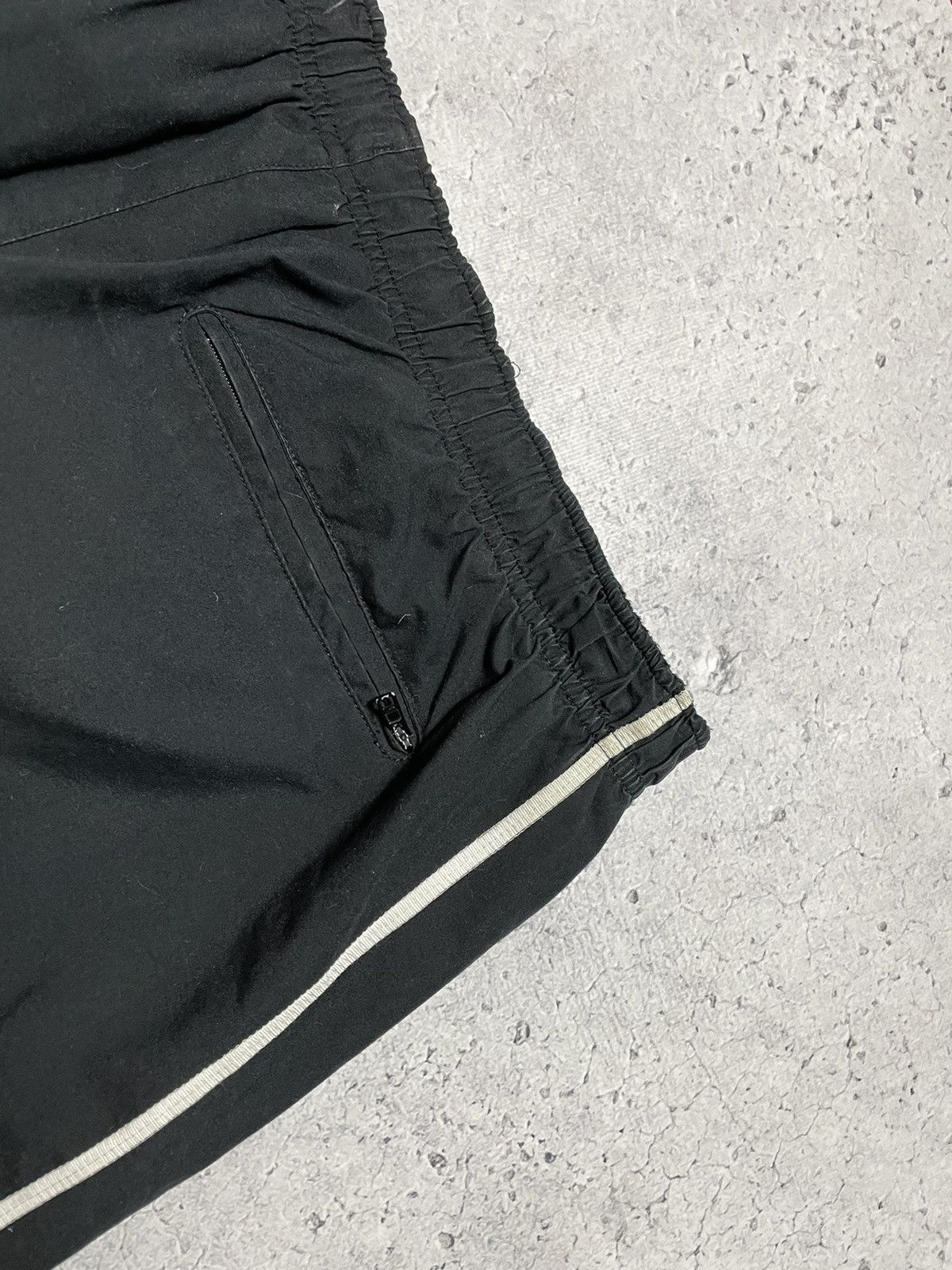 Nike Vintage Nike Track Pants Nylon Big Logo Y2K Swoosh Drill Size US 38 / EU 54 - 10 Thumbnail