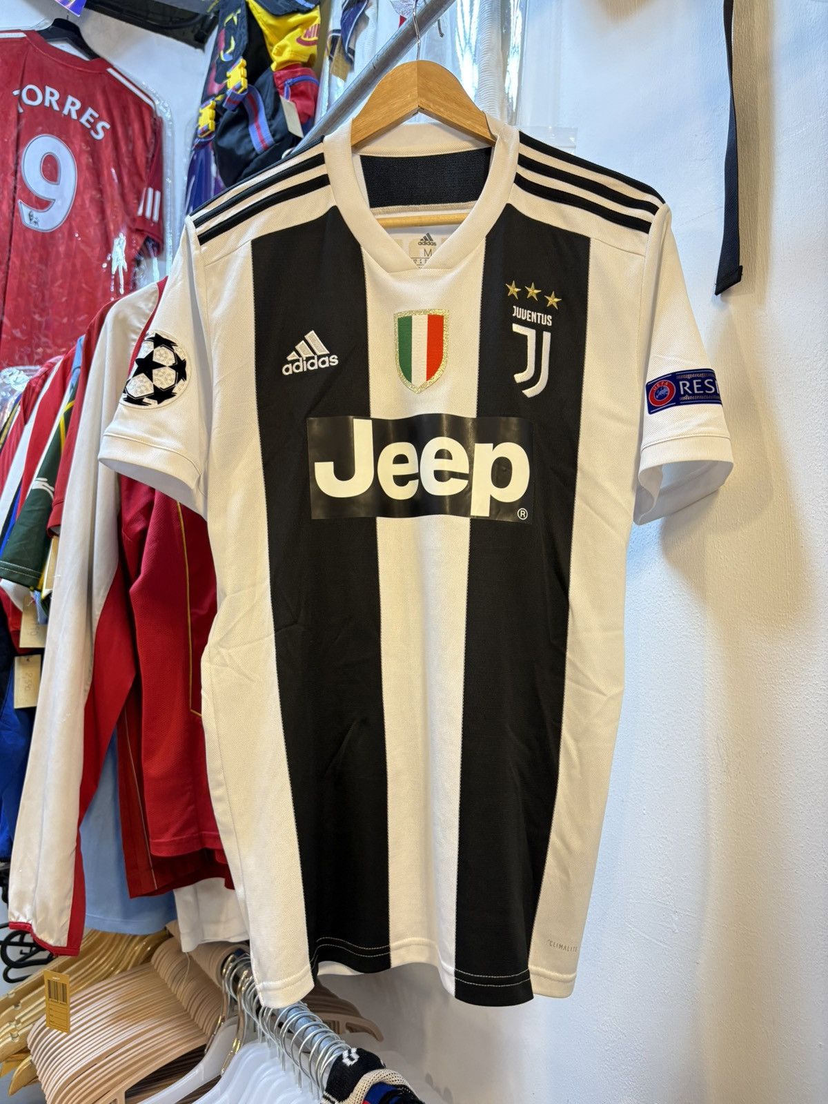 Adidas 2018-2019 Juventus FC CR 7 New with tag Size US M / EU 48-50 / 2 - 4 Thumbnail