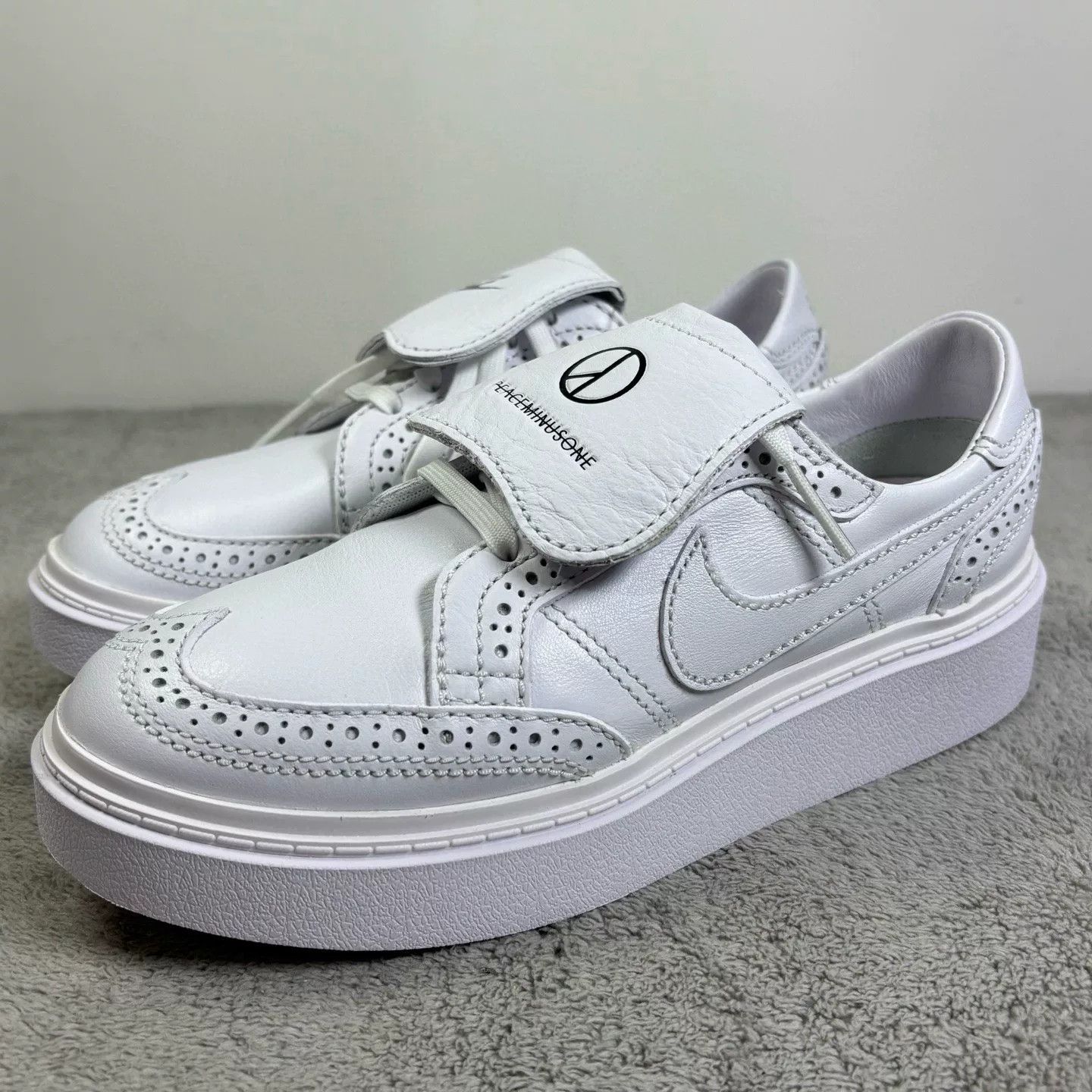 Nike Nike White Lowtop Sneakers 36 Men Size US 5 / EU 37 - 1 Thumbnail