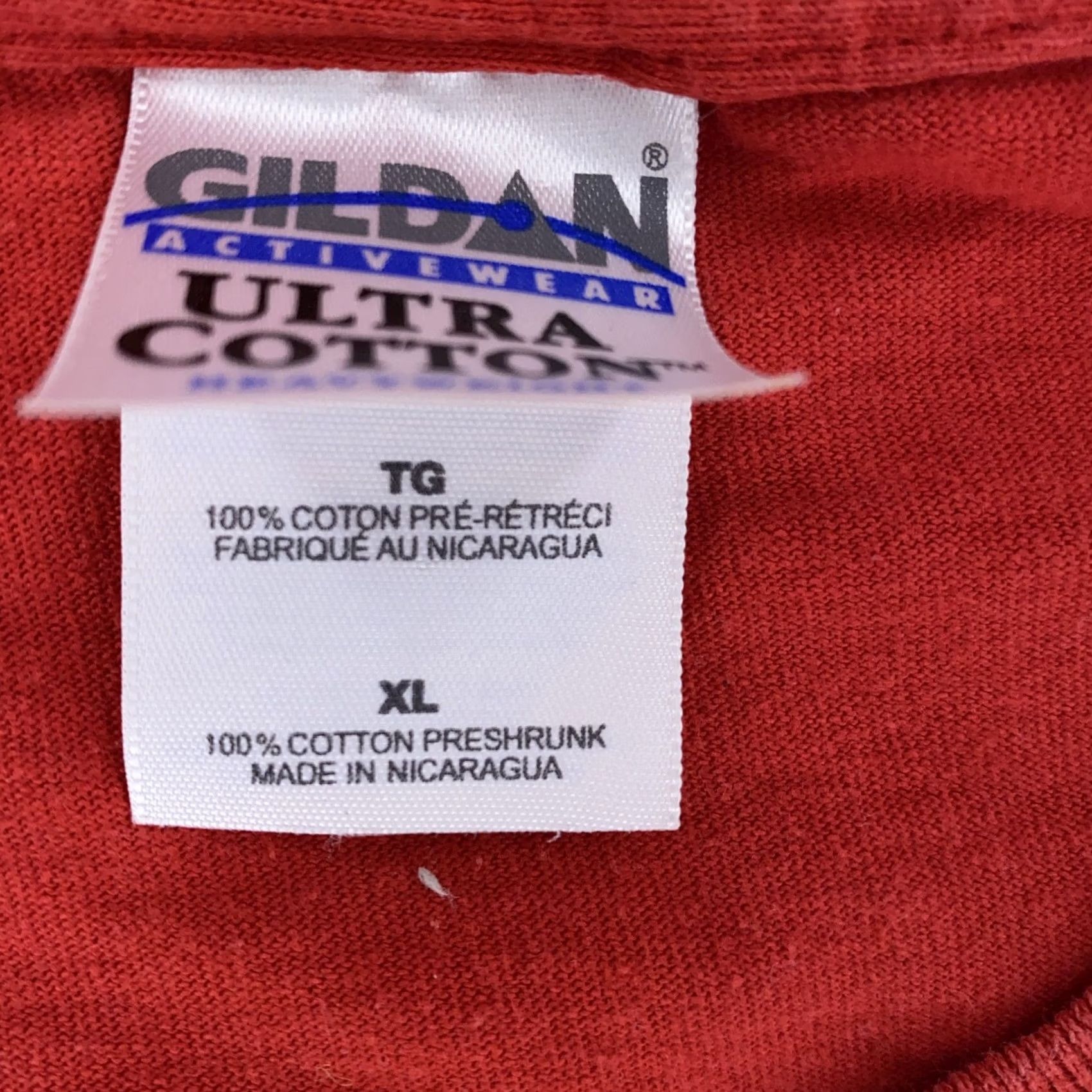 Gildan VINTAGE CN Tower Toronto Canada Shirt Mens XL Red Souvenir Graphic Tee Landmark Mens Size US XL / EU 56 / 4 - 7 Thumbnail