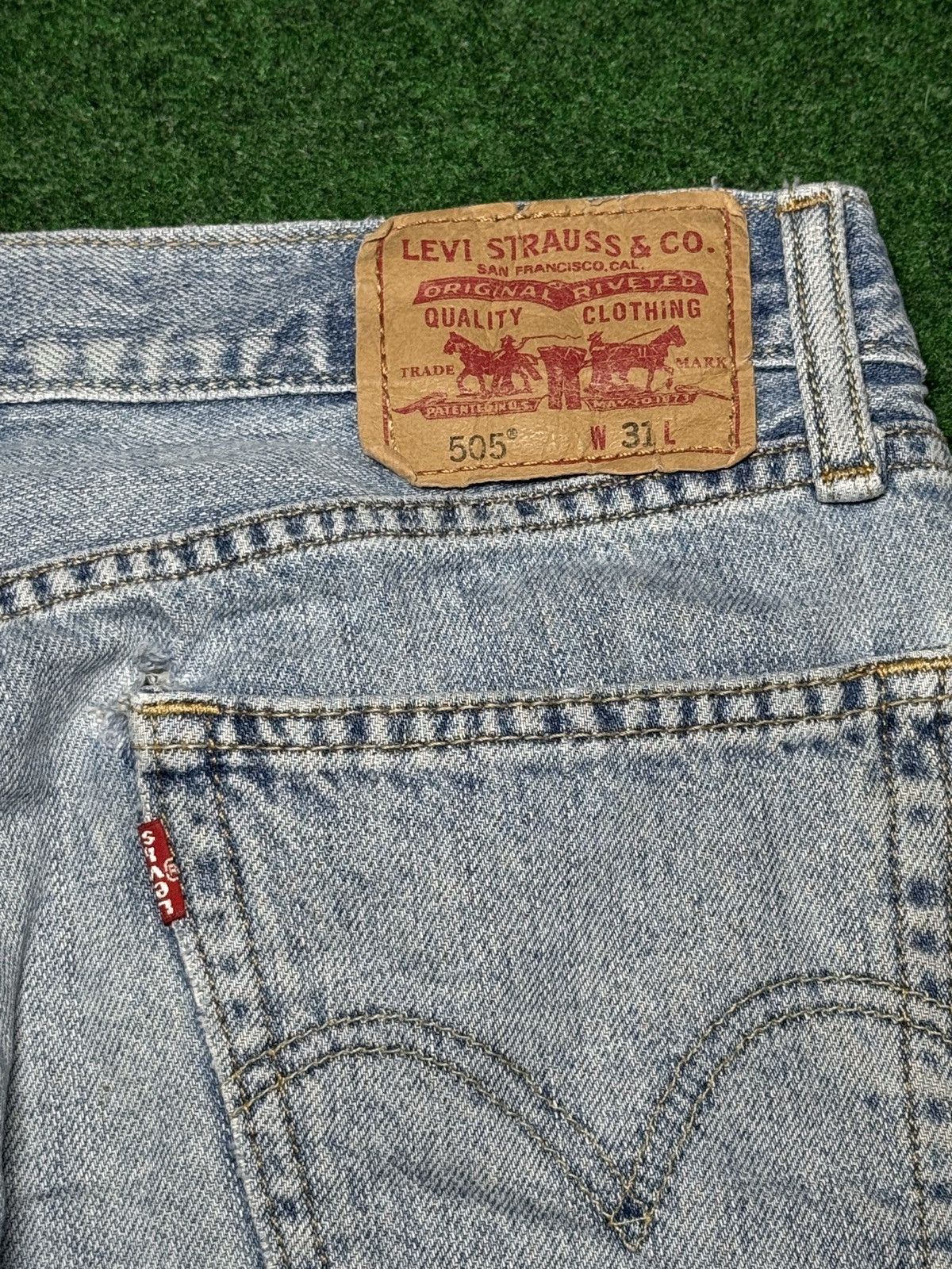 Levi's Y2K Levi’s Jorts Light Wash Grunge Skater Denim Shorts Size US 31 - 3 Thumbnail
