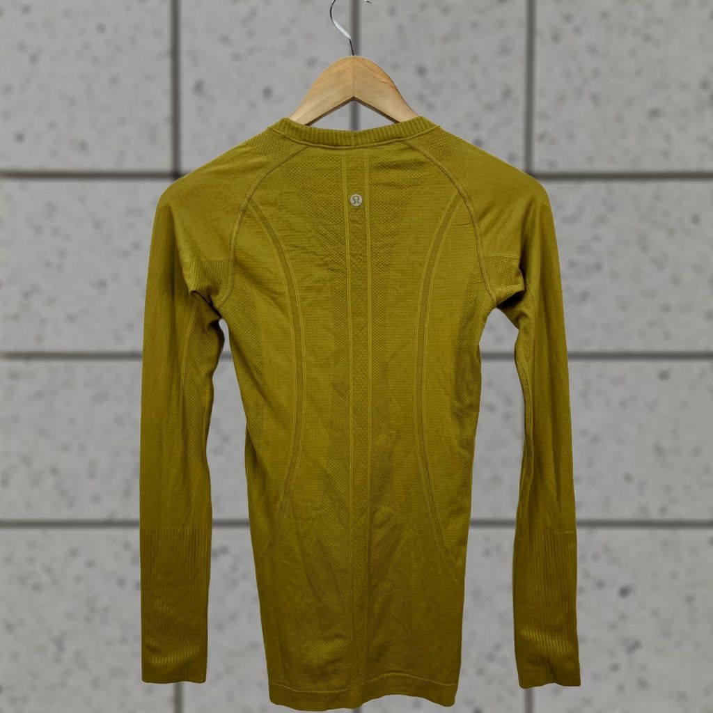 Lululemon Lululemon Swiftly Tech Long Sleeve Top Grape Leaf Green Ladies Sz 4 Size S / US 4 / IT 40 - 1 Thumbnail