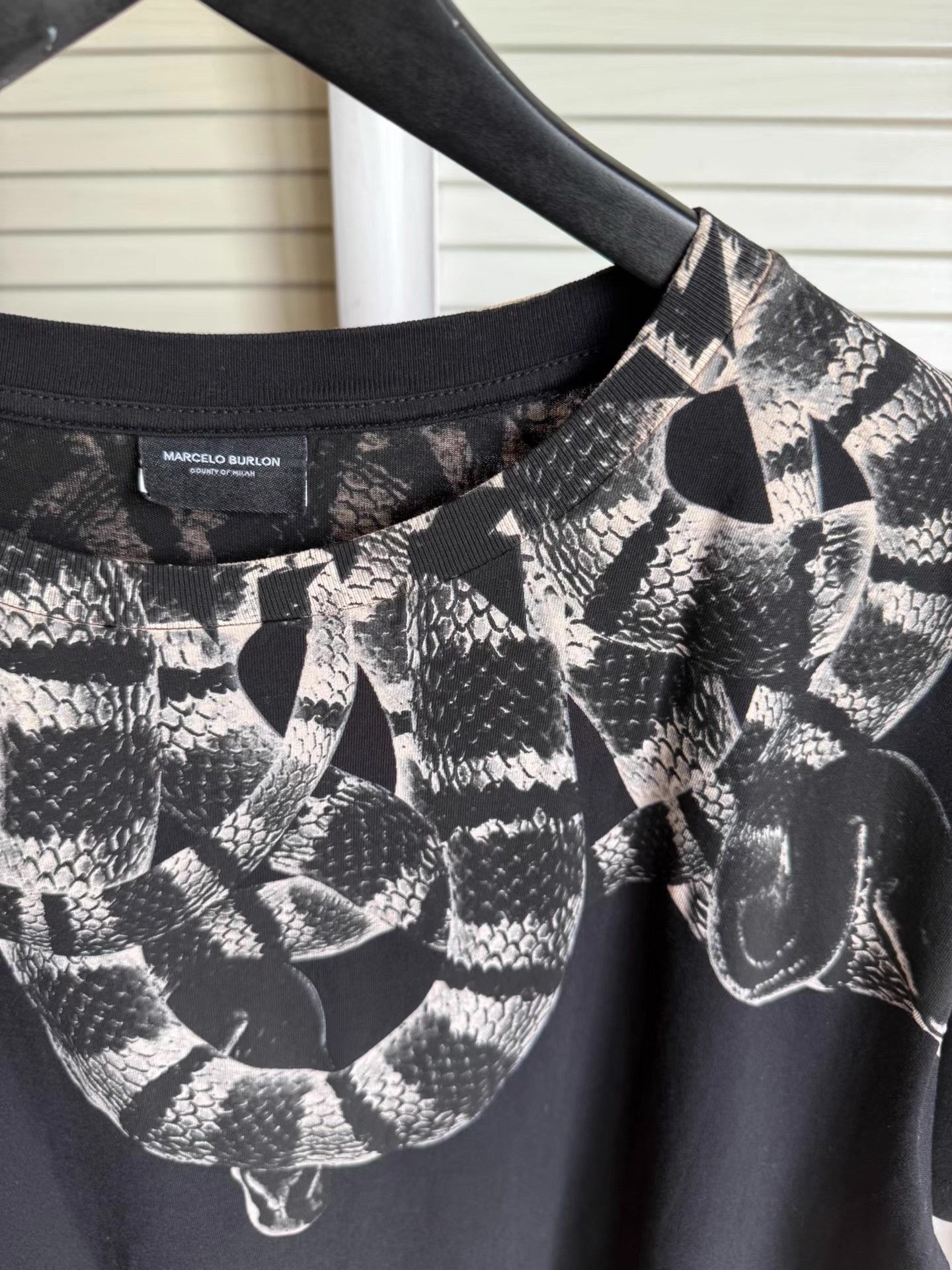 Marcelo Burlon Marcelo Burlon MB Black Snake Short Sleeve Tee Q17 Size US S / EU 44-46 / 1 - 2 Thumbnail