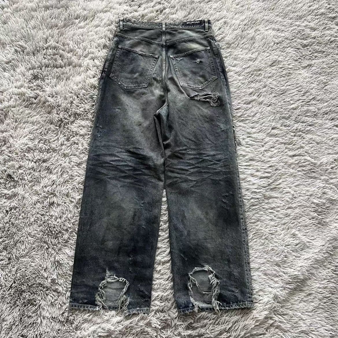 Balenciaga Balenciaga Mud Destroy Baggy Denim Size US 32 / EU 48 - 2 Thumbnail