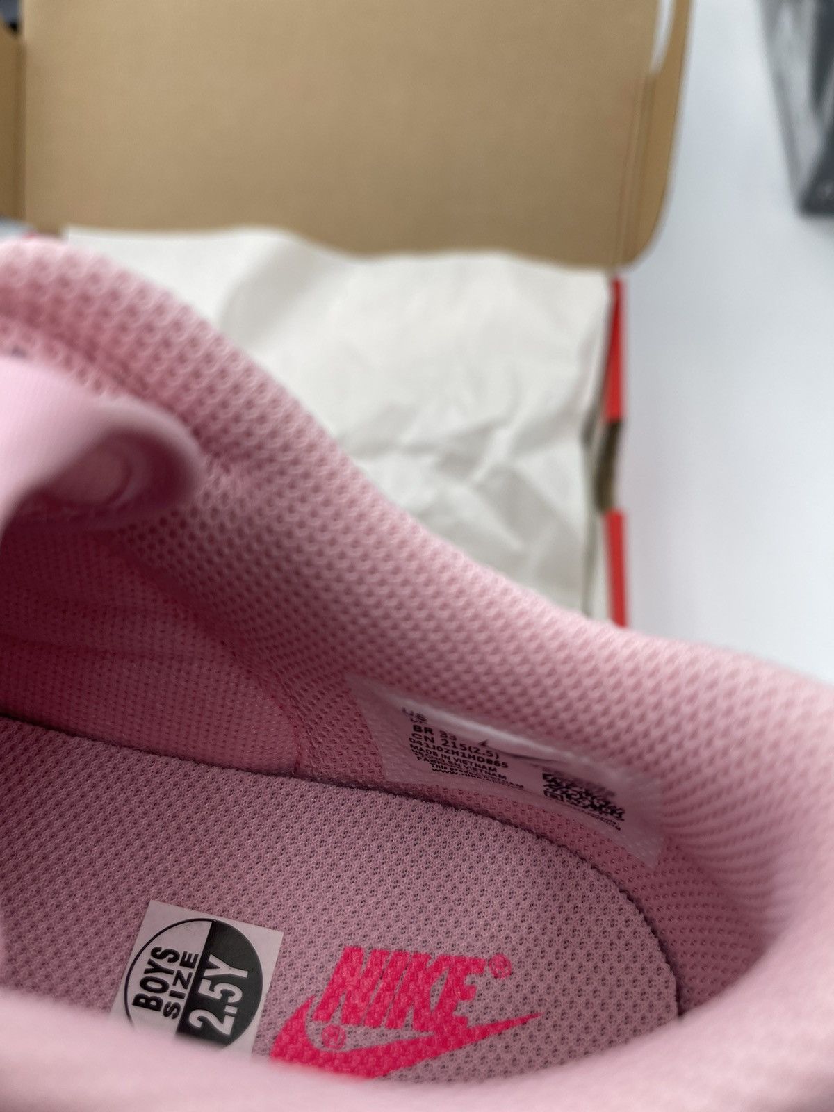 Nike Brand new never worn Nike 'triple pink' dunk lows sz4.5 wmns Size US 4.5 / IT 34.5 - 9 Thumbnail