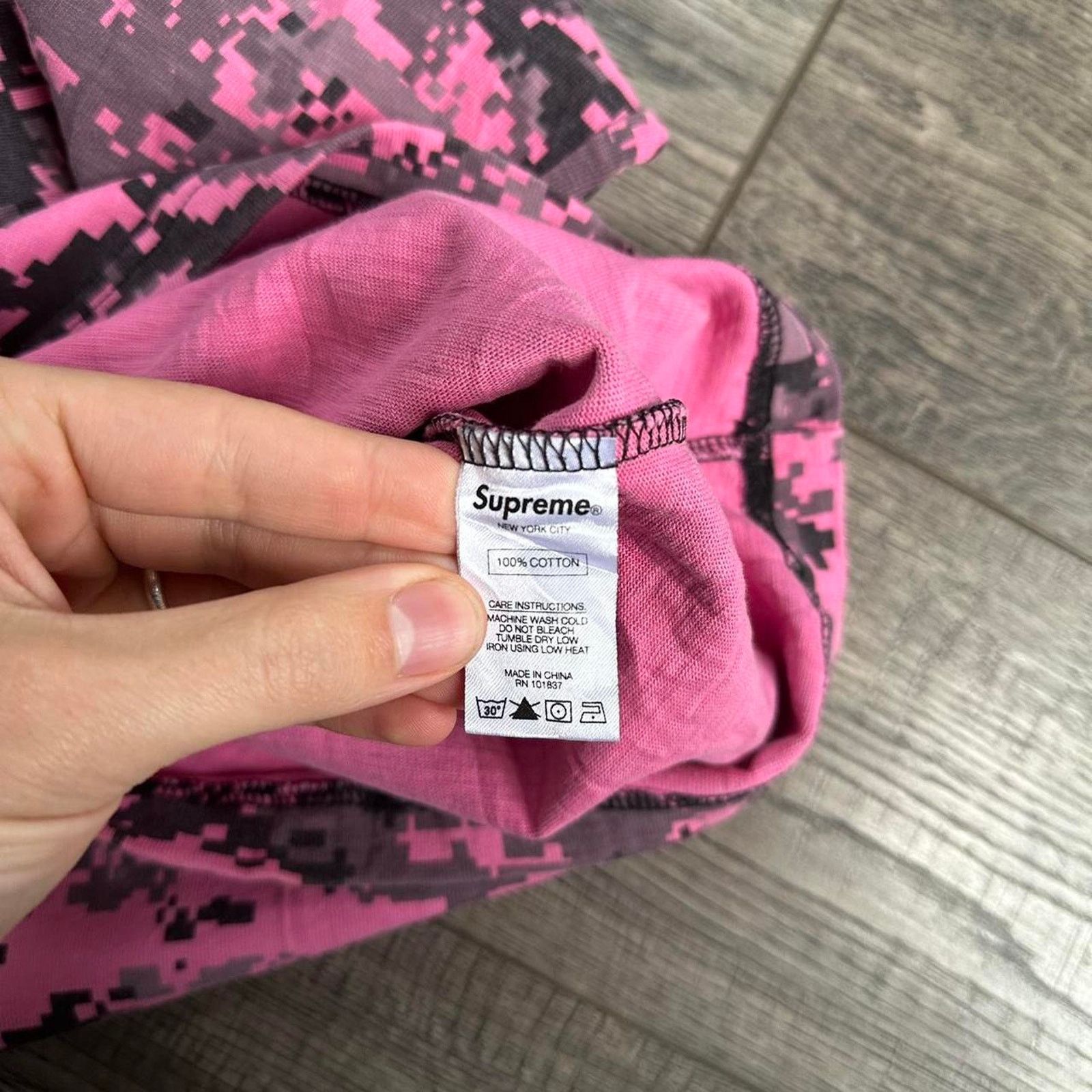 Supreme Pink Cotton Digi Camo SS17 Supreme Pocket Longsleeve Shirt Size US M / EU 48-50 / 2 - 6 Thumbnail