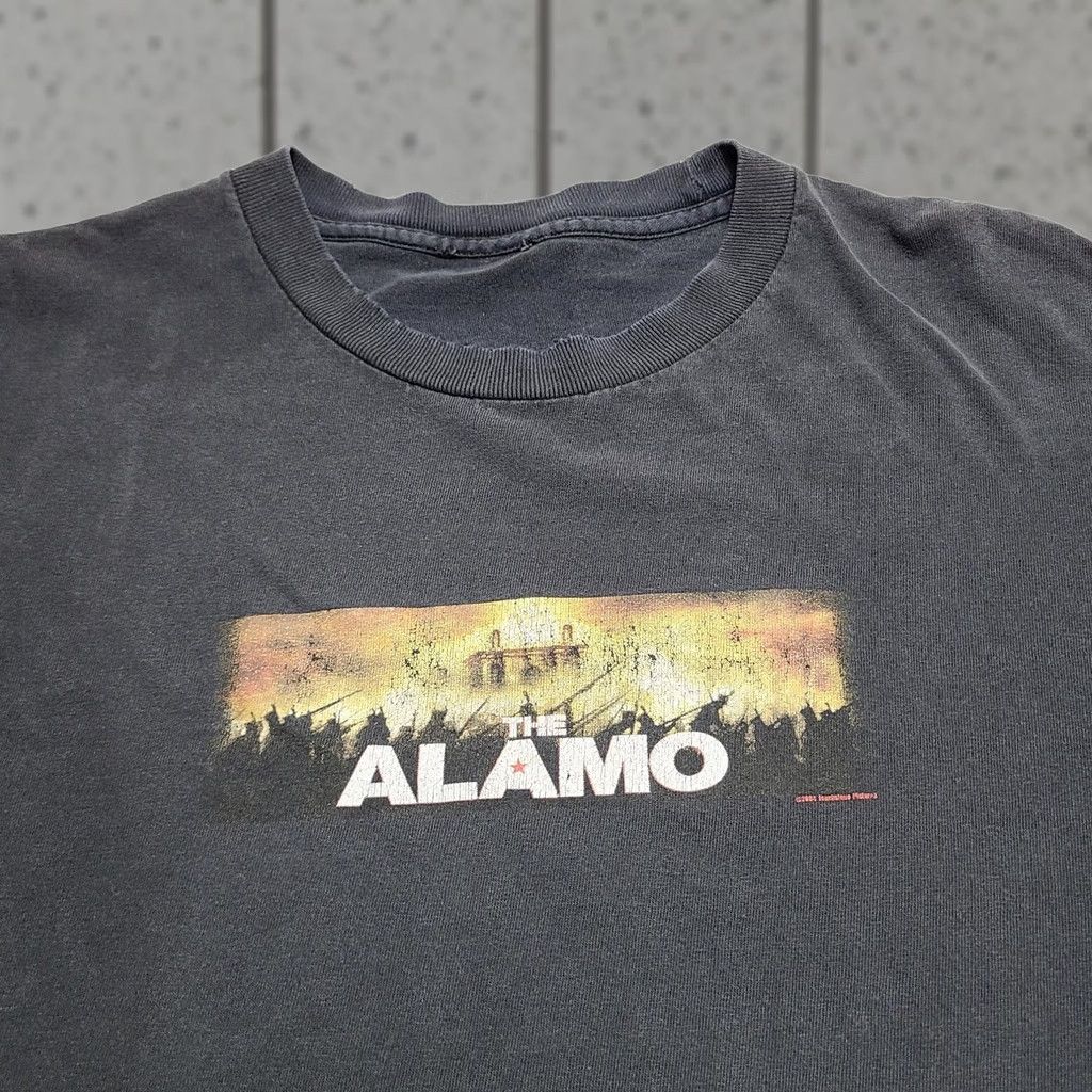 Vintage VINTAGE The Alamo T-Shirt Men’s Large Black Movie Promo 2004 Y2K Thrashed with Small Holes Front Logo Graphic Tee Mens Size US L / EU 52-54 / 3 - 1 Thumbnail