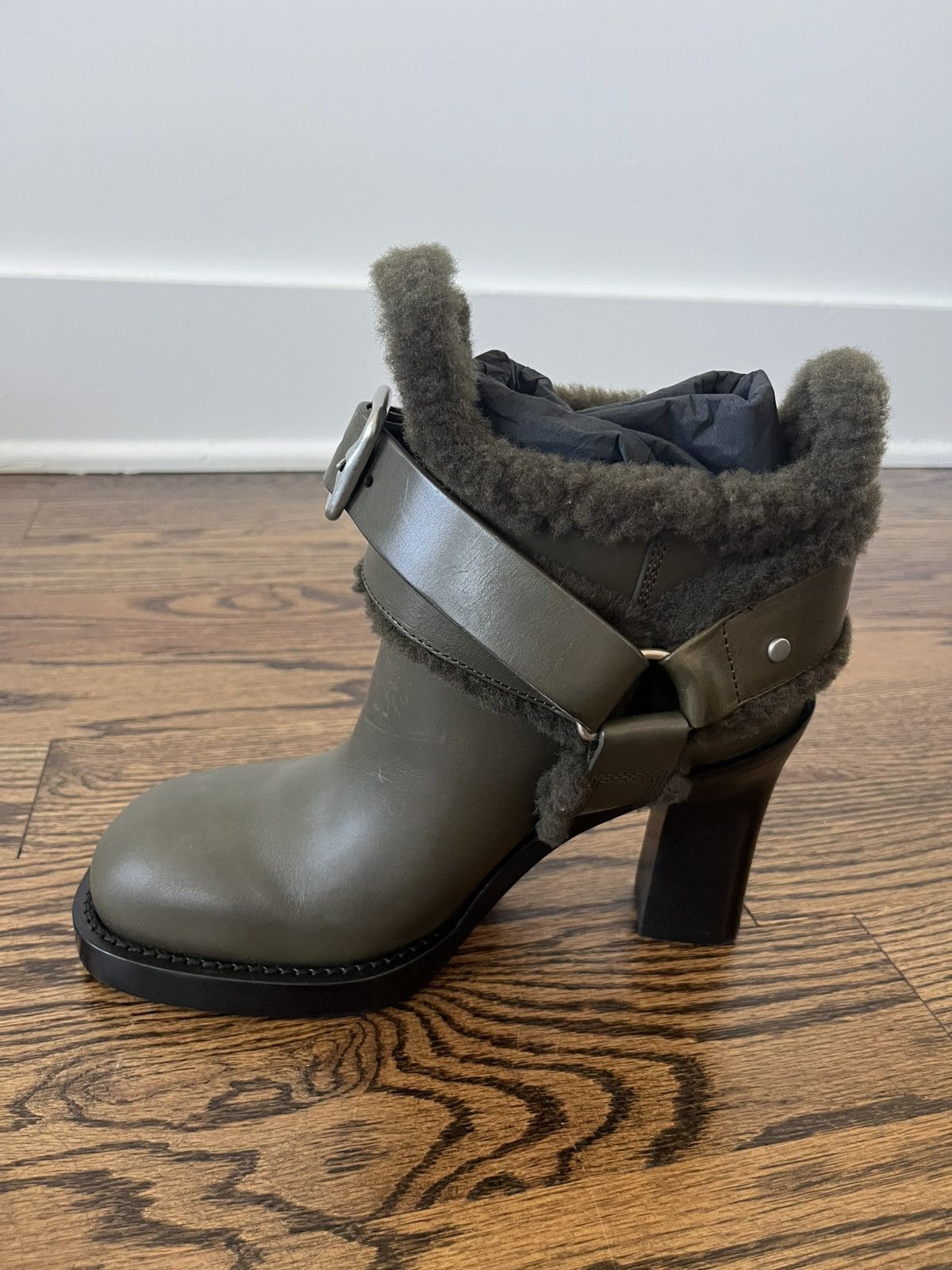 Burberry Burberry Leather and Shearling Cosy Stirrup Boots Size US 7 / IT 37 - 10 Thumbnail
