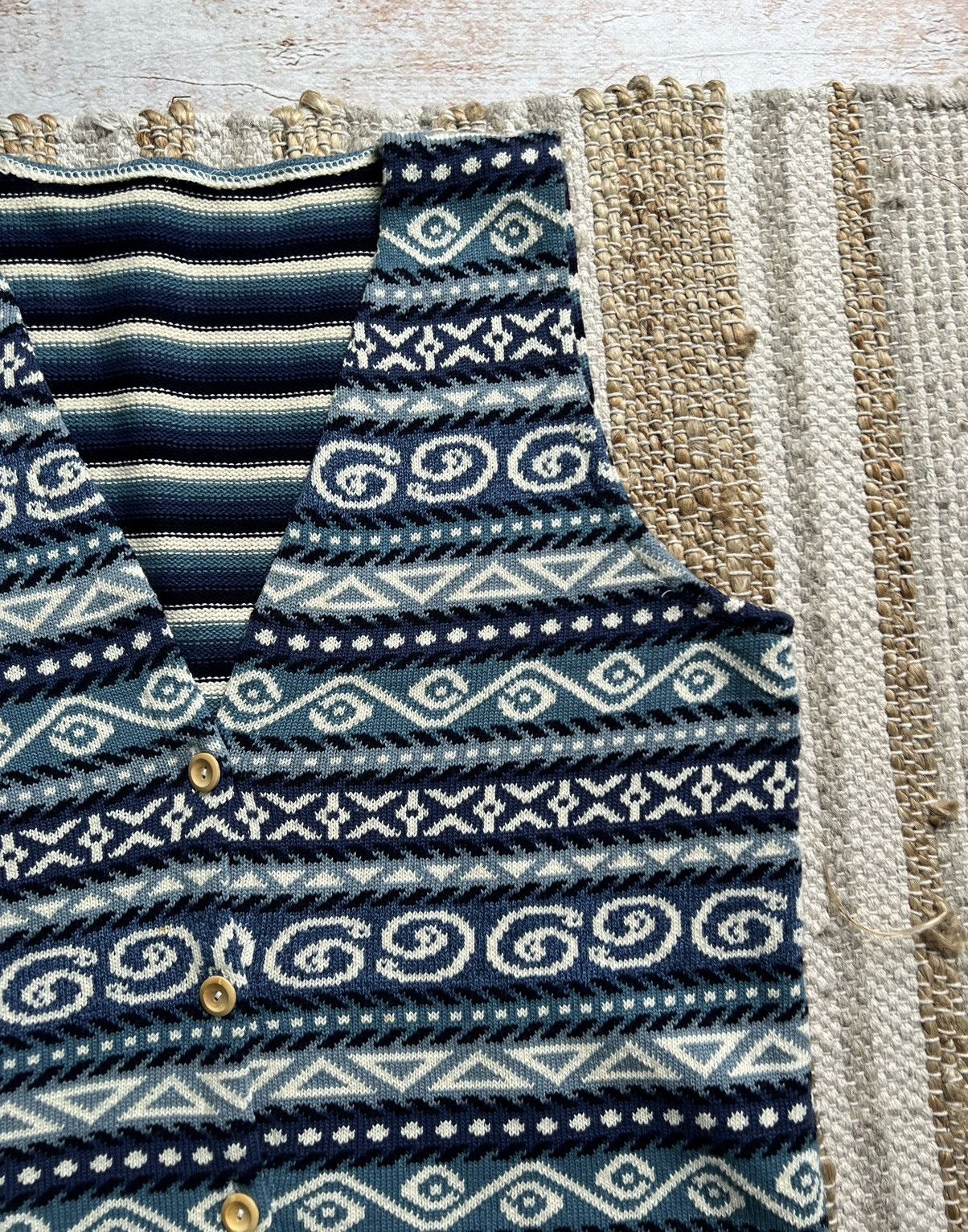 Vintage Vintage Japanese abstract knit vest Size US M / EU 48-50 / 2 - 3 Thumbnail