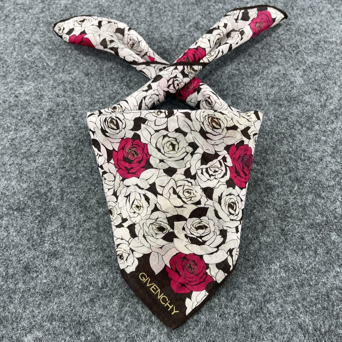 Vintage Givenchy Handkerchief / Bandana / Neckerchief B443 Size ONE SIZE - 1 Thumbnail