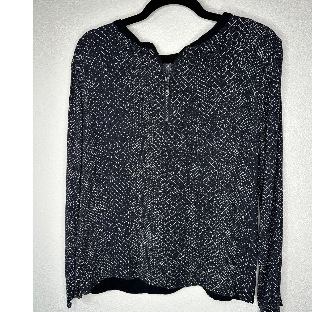 Other LA Made Black Cream Snake Print Front Pocket Back Zip Top S Size S / US 4 / IT 40 - 6 Thumbnail